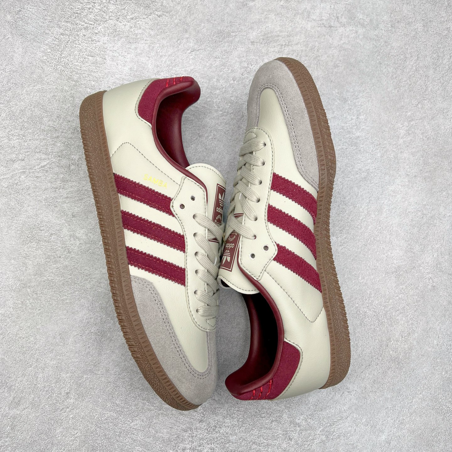 图片[3]-＃纯原福利 AD Original Samba OG 复古经典轻便板鞋 ID1482 正确烫金高频细节 原装纳米超迁皮料 独家私模橡胶大底 原盒原配 正确黑色中底布 这款桑巴鞋展示了高质量的工艺 带有装饰的超锁缝制和无缝的手感 柔软、柔软的皮革造型和标志性的3条纹完成了精致的外观 正规合身鞋带 鞋面上有绒面鞋垫 橡胶鞋底 享受正畸套筒软感 自50年代首次亮相以来就一直在赢得粉丝的青睐 尺码：35.5 36 36.5 37.5 38 38.5 39 40 40.5 41 42 42.5 43 44 44.5 45-选品中心