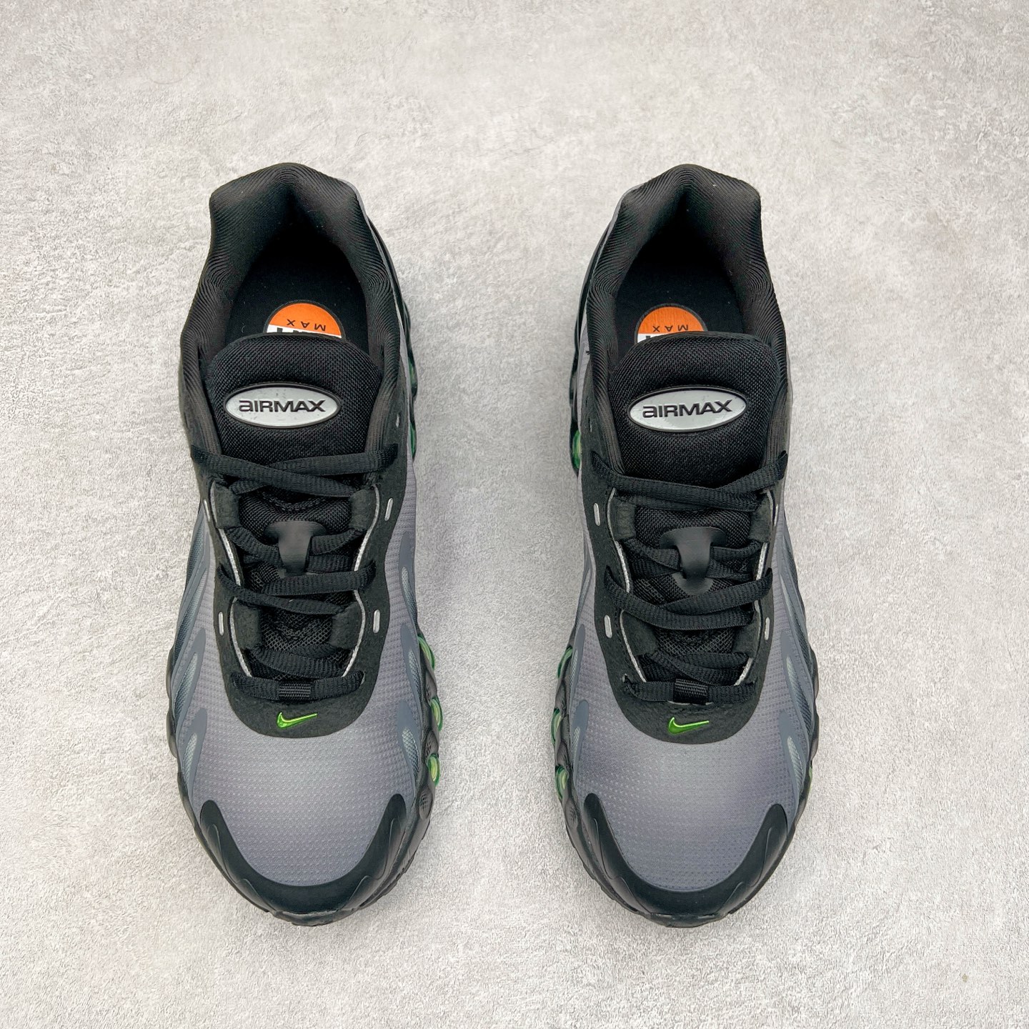 图片[2]-NK Air Max DN8 全掌科技气垫缓震运动跑鞋 FQ7860-003 DN8的核心亮点在于其八腔气垫结构 根据不同部位设定的气压值专为行走设计 提供卓越的舒适感 鞋面的设计让人联想到上世纪90年代末至2000年代初的多款Air Max 中底上系列圆形孔洞引发了热议 不少人将其与竞争品牌的缓震技术进行比较 例如K-SWISS 2010年代初推出的Tubes技 及以多孔鞋底闻名的品牌 尺码：36 36.5 37.5 38 38.5 39 40 40.5 41 42 42.5 43 44 44.5 45-选品中心