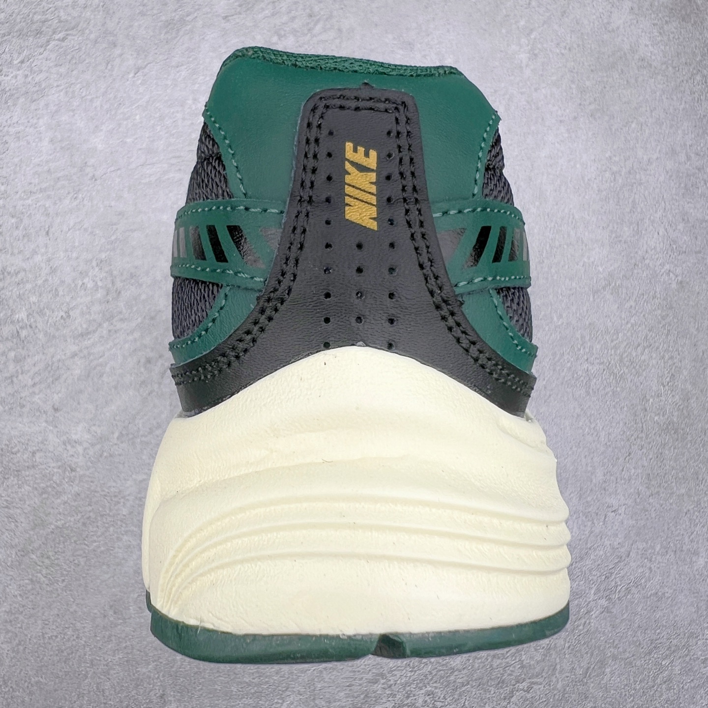 图片[8]-NK Initiator 创始者系列复古老爹鞋运动舒适复古网布合成革减震防滑耐磨低帮休闲跑步鞋 HQ3611-010 Ins爆火全新韩系古着风 回味经典 采用透气网眼鞋面和支撑覆盖层 自然运动设计的Phlyon中底用于缓冲 BRS 1000碳橡胶外底具有轻质柔韧性 牵引力和耐用性 实拍调校N版已经零色差零失真 百分百还原实物色彩所见即所得 不存在货不对板色差等低级问题 选购参考实物拍摄 不混卖不参货 只用心做好货严格选品 承诺混一赔十 尺码：36 36.5 37.5 38 38.5 39 40 40.5 41 42 42.5 43 44 44.5 45-选品中心