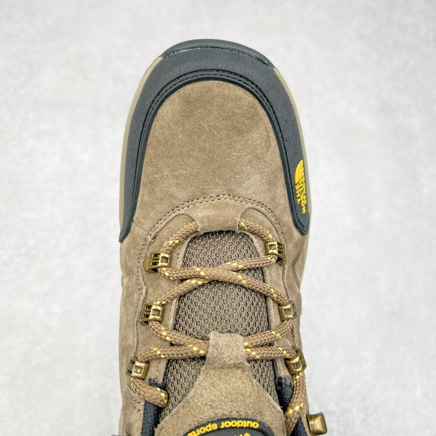 图片[4]-The North Face 北面 乐斯菲斯户外运动休闲登山鞋越野徒步鞋 广东大厂品质 面料采用进口磨砂牛皮 鞋底采用Vibram黄金大底 专门为鞋底设计的橡胶以出色的耐磨性 良好的防滑性或得不少户外运动爱好者的喜欢 专业户外登山品牌（北面）The North Face自1966年创立，由两位热爱登山徒步的年轻登山者于美西旧金山开创，不断透过研发与创新，并且将最先进的技术结合在服装与鞋款设计，生产多种外型帅气且专业能力非常强的户外运动装备而备受欢迎。尺码：40-45（运动鞋码）-选品中心