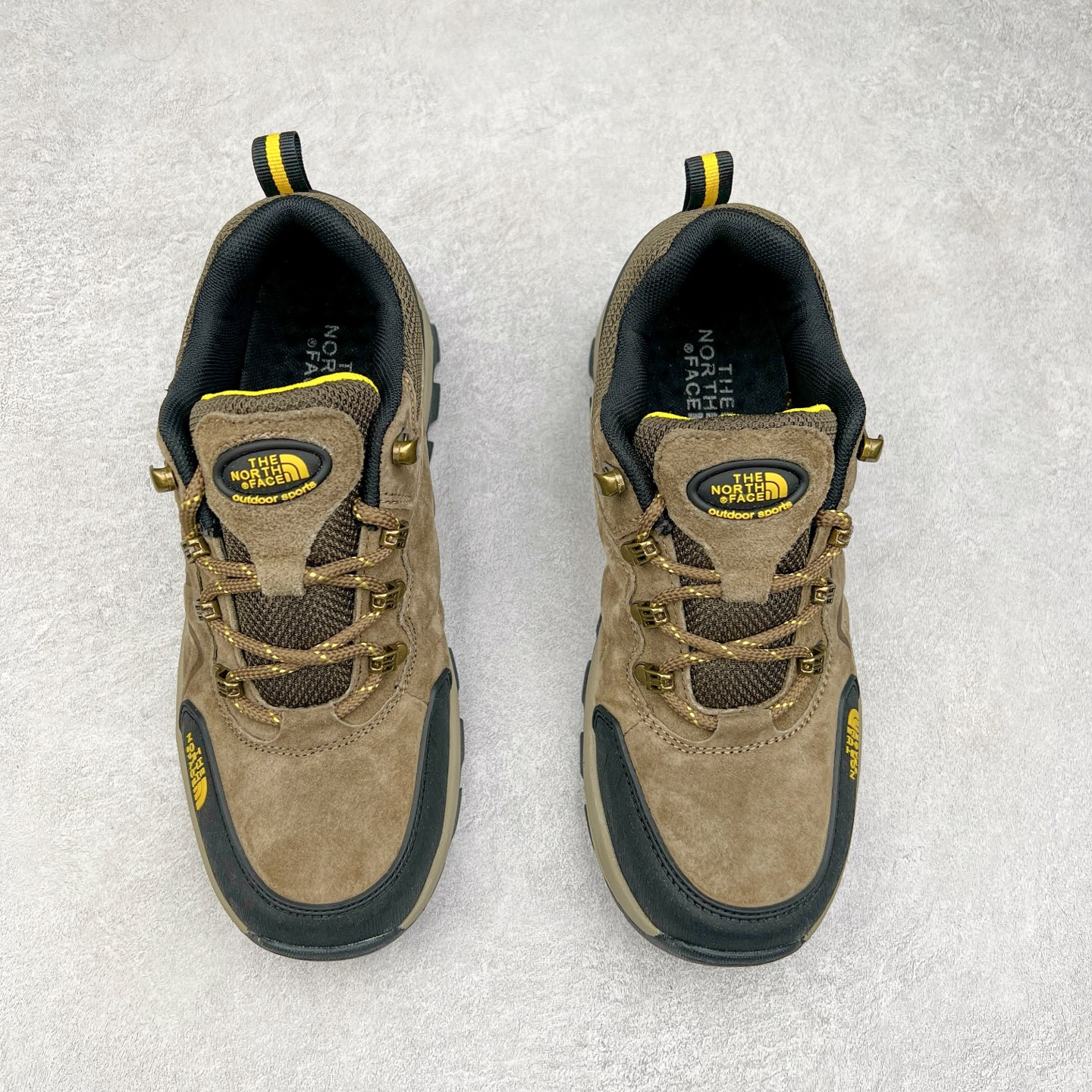 图片[2]-The North Face 北面 乐斯菲斯户外运动休闲登山鞋越野徒步鞋 广东大厂品质 面料采用进口磨砂牛皮 鞋底采用Vibram黄金大底 专门为鞋底设计的橡胶以出色的耐磨性 良好的防滑性或得不少户外运动爱好者的喜欢 专业户外登山品牌（北面）The North Face自1966年创立，由两位热爱登山徒步的年轻登山者于美西旧金山开创，不断透过研发与创新，并且将最先进的技术结合在服装与鞋款设计，生产多种外型帅气且专业能力非常强的户外运动装备而备受欢迎。尺码：40-45（运动鞋码）-选品中心
