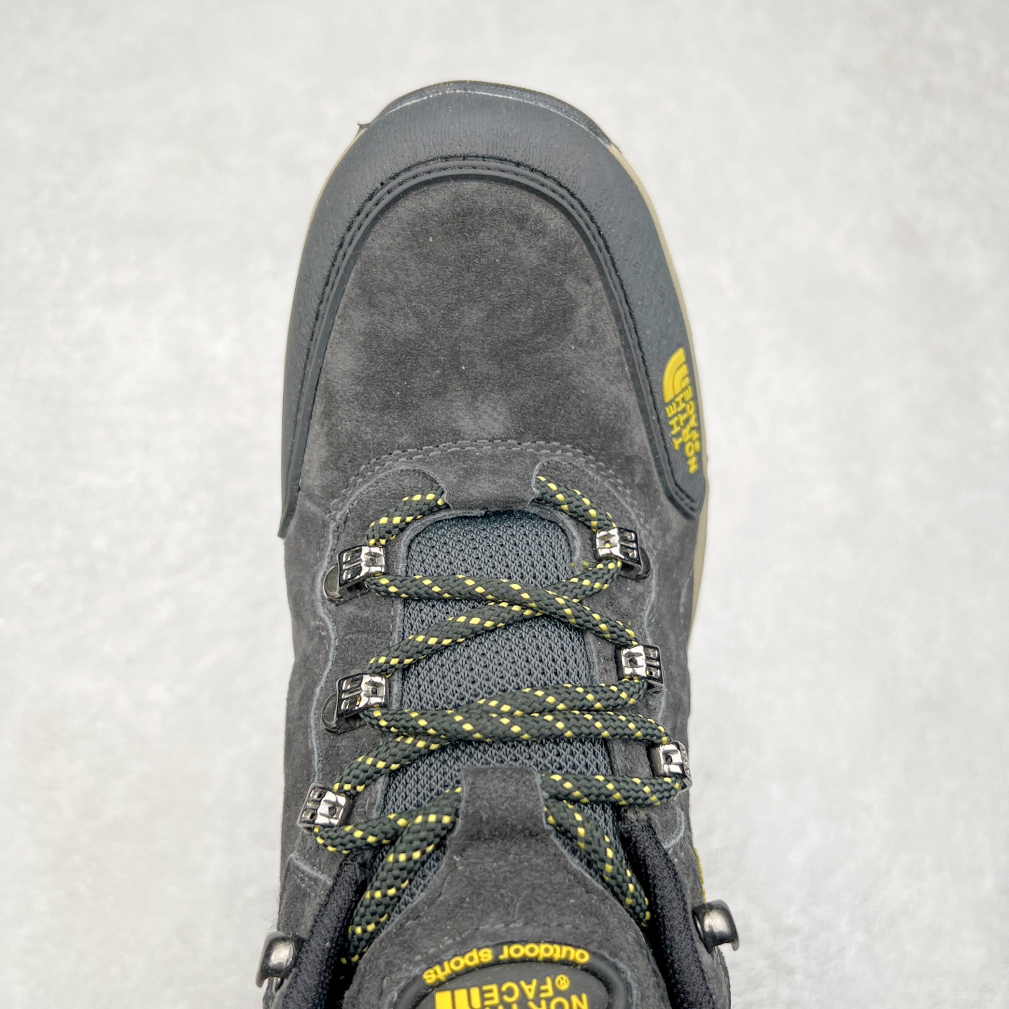 图片[4]-The North Face 北面 乐斯菲斯户外运动休闲登山鞋越野徒步鞋 广东大厂品质 面料采用进口磨砂牛皮 鞋底采用Vibram黄金大底 专门为鞋底设计的橡胶以出色的耐磨性 良好的防滑性或得不少户外运动爱好者的喜欢 专业户外登山品牌（北面）The North Face自1966年创立，由两位热爱登山徒步的年轻登山者于美西旧金山开创，不断透过研发与创新，并且将最先进的技术结合在服装与鞋款设计，生产多种外型帅气且专业能力非常强的户外运动装备而备受欢迎。尺码：40-45（运动鞋码）-选品中心