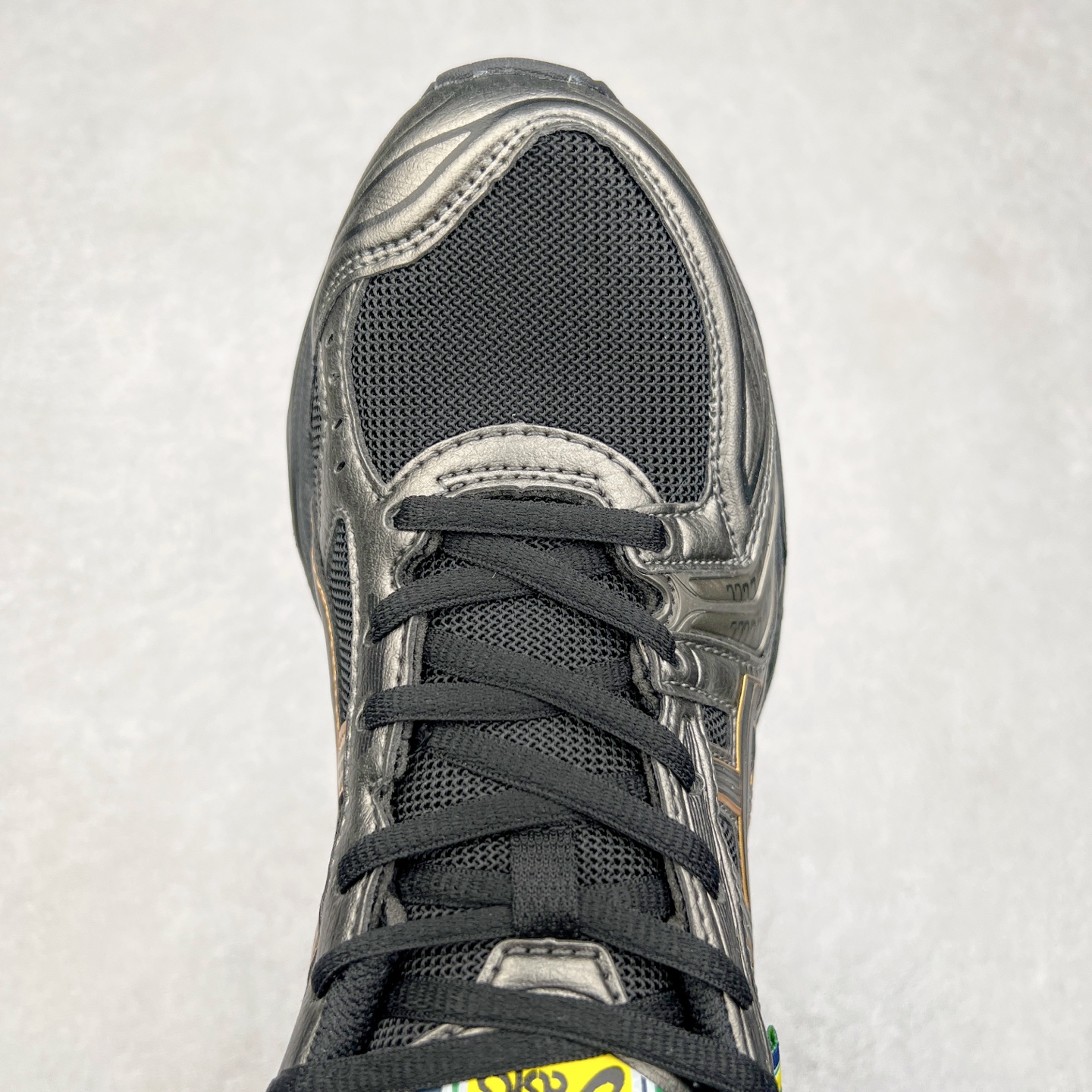 图片[4]-＃特价福利 ASICS GEL-KAYANO 14 亚瑟士K14系列户外复古潮流百搭织物合成革缓震休闲跑步鞋 原装纸板楦头开发 独家私模五层组合大底 原厂定制缓震硅胶加持 原盒原配 官方四联吊牌 原装Ortholite轻量化鞋垫 设计师 Hidenori Yamashita 以「Flash」一词为灵感 创造出未来感金属色鞋面 改造升级内在性能 由内而外全面革新 为 GEL-KAYANO 家族传承及经典跑鞋文化的延续 创下里程碑式作品 K14跑鞋重新诠释了复古的跑步形状 并以其 2000 年代后期的美学理念重新铺装 银色与蓝色的鞋面极为高档 网面铺陈与鞋面、鞋头多处细节位增添了透气性 鞋后跟部中底上以及多密度耐磨鞋底增加了 GEL 缓震胶 提供高抗冲击性、缓冲性、可保护脚部免受地面冲击的影响 穿着舒适性十足 实拍调校N版已经零色差零失真 百分百还原实物色彩所见即所得 不存在货不对板色差等低级问题 选购参考实物拍摄 不混卖不参货 只用心做好货严格选品 承诺混一赔十 尺码：36 36.5 37.5 38 38.5 39 40 40.5 41 42 42.5 43 44 44.5 45-选品中心