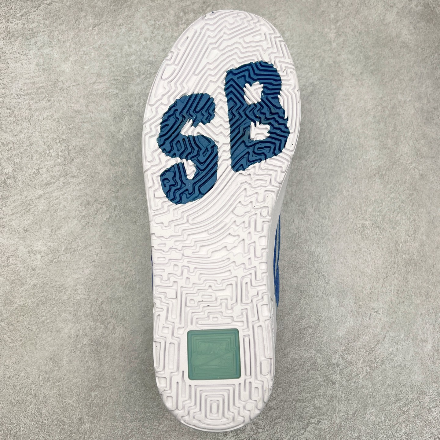 图片[9]-NK SB Day One 低帮休闲板鞋 FN4210-400 鞋款搭载Air Zoom缓震气垫，采用包边结构工艺轻盈柔韧，缔造非凡触板感。织物材料，舒适出众 翻毛皮覆面经久耐穿，塑就挚爱踢板体验。尺码：35.5 36 36.5 37.5 38 38.5 39 40 40.5 41 42 42.5 43 44 44.5 45-选品中心