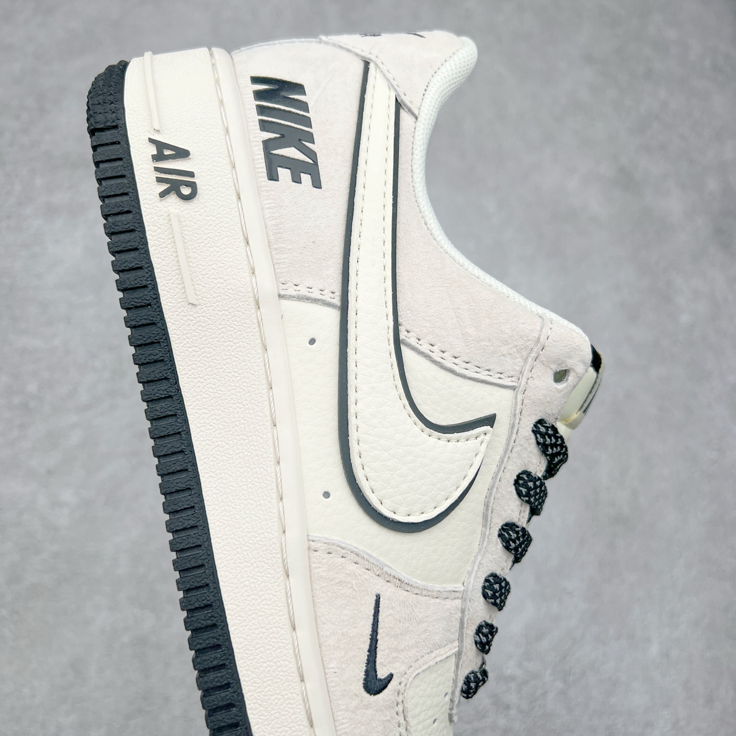 图片[6]-NK Air Force 1´07 Low 空军一号低帮百搭休闲运动板鞋 BB7518-028 柔软、弹性十足的缓震性能和出色的中底设计 横跨复古与现代的外型结合 造就出风靡全球 三十多年的Force 1 直到今天还深受青睐 实拍调校N版已经零色差零失真 百分百还原实物色彩所见即所得 不存在货不对板色差等低级问题 选购参考实物拍摄 不混卖不参货 只用心做好货严格选品 承诺混一赔十 尺码：36 36.5 37.5 38 38.5 39 40 40.5 41 42 42.5 43 44 44.5 45 46-选品中心