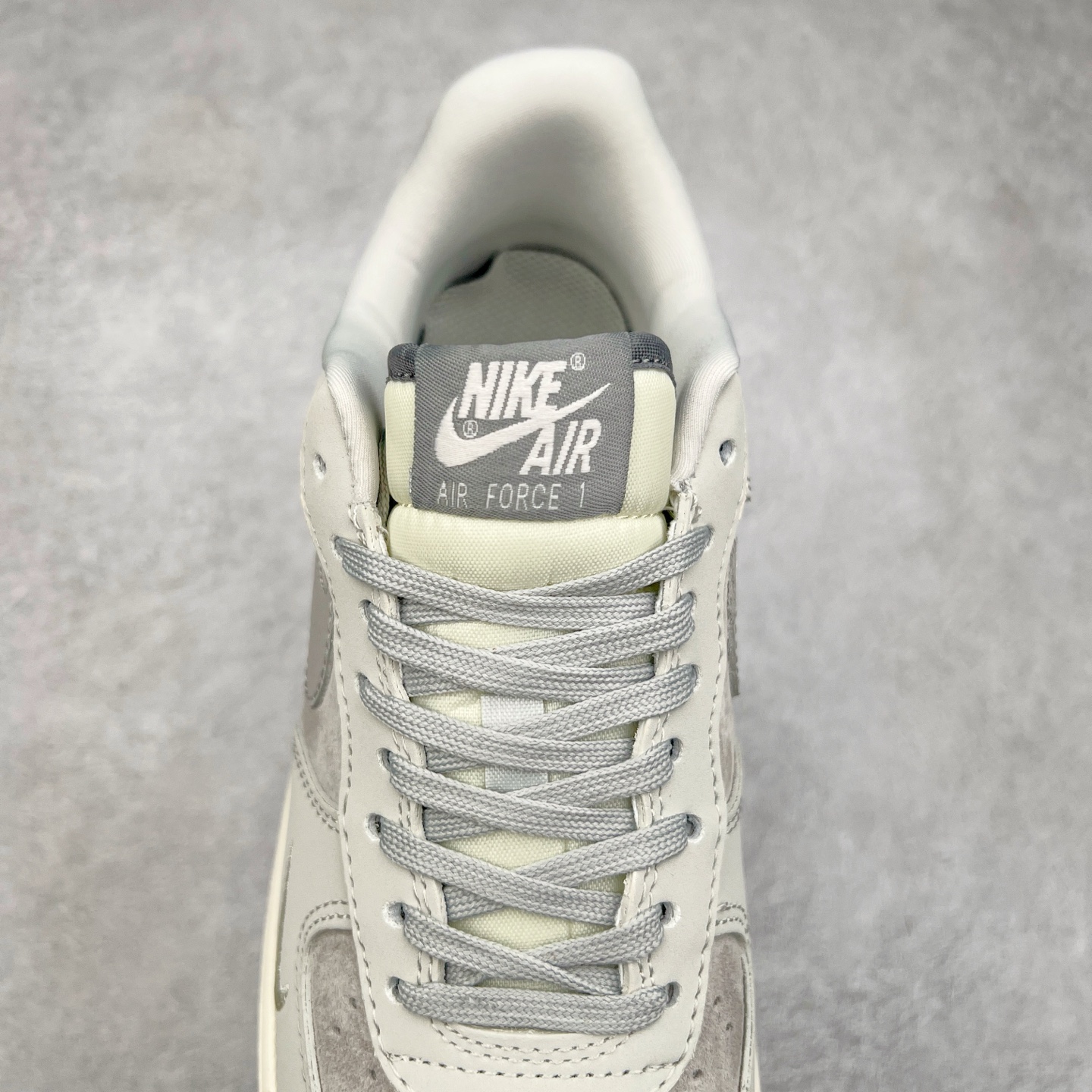 图片[5]-NK Air Force 1´07 Low 空军一号低帮百搭休闲运动板鞋 KK1988-055 柔软、弹性十足的缓震性能和出色的中底设计 横跨复古与现代的外型结合 造就出风靡全球 三十多年的Force 1 直到今天还深受青睐 实拍调校N版已经零色差零失真 百分百还原实物色彩所见即所得 不存在货不对板色差等低级问题 选购参考实物拍摄 不混卖不参货 只用心做好货严格选品 承诺混一赔十 尺码：36 36.5 37.5 38 38.5 39 40 40.5 41 42 42.5 43 44 44.5 45 46-选品中心