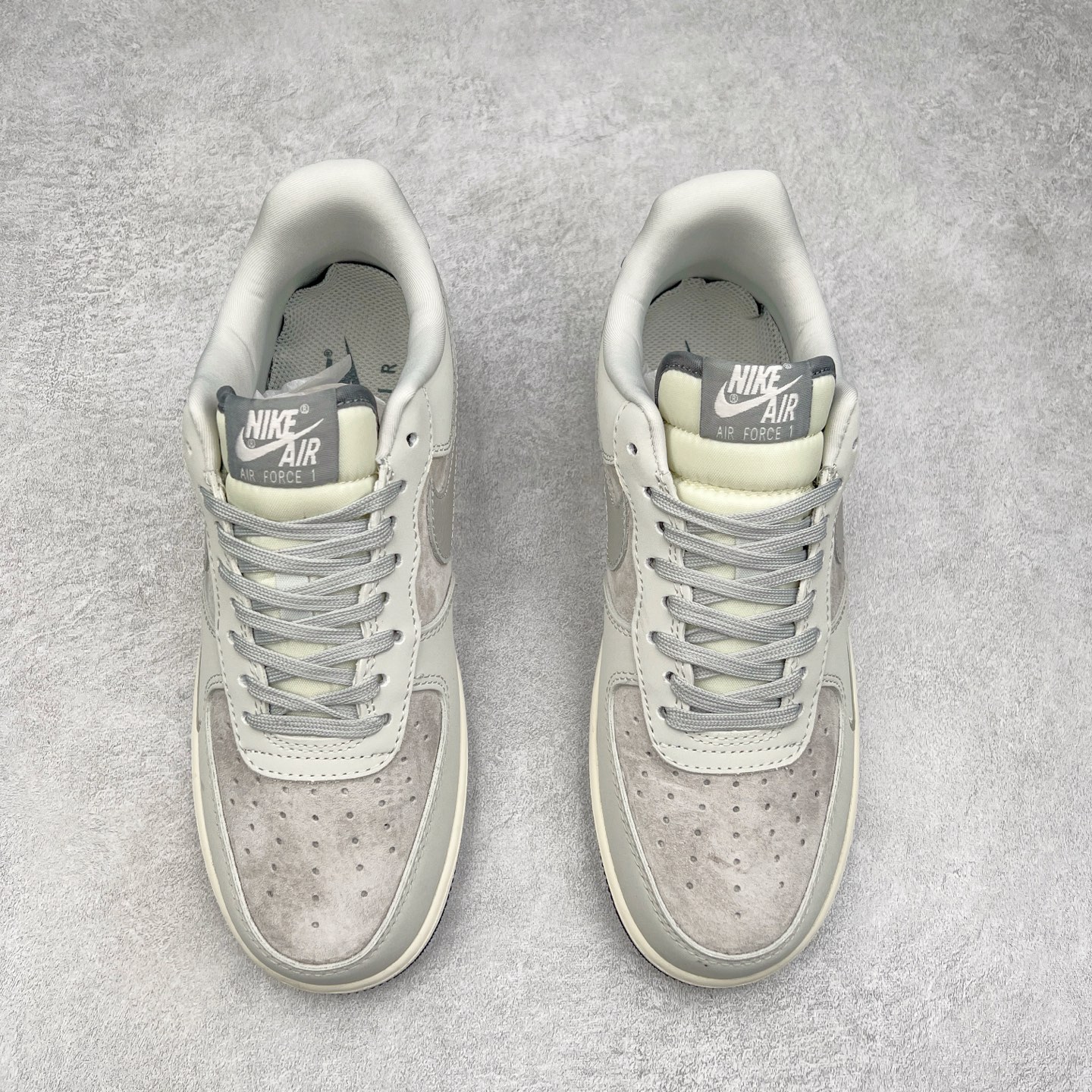 图片[2]-NK Air Force 1´07 Low 空军一号低帮百搭休闲运动板鞋 KK1988-055 柔软、弹性十足的缓震性能和出色的中底设计 横跨复古与现代的外型结合 造就出风靡全球 三十多年的Force 1 直到今天还深受青睐 实拍调校N版已经零色差零失真 百分百还原实物色彩所见即所得 不存在货不对板色差等低级问题 选购参考实物拍摄 不混卖不参货 只用心做好货严格选品 承诺混一赔十 尺码：36 36.5 37.5 38 38.5 39 40 40.5 41 42 42.5 43 44 44.5 45 46-选品中心