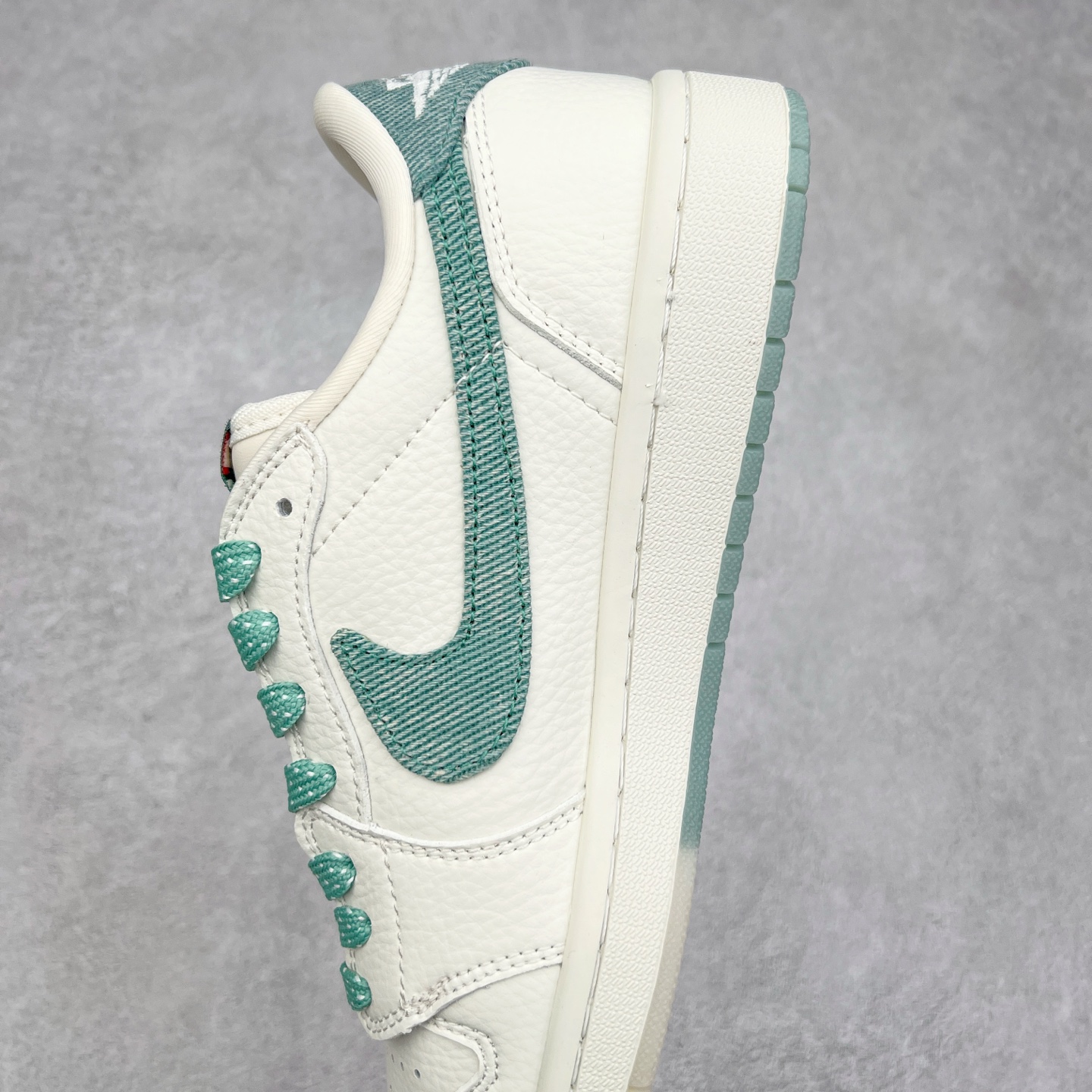 图片[7]-TS x Air Jordan AJ1 Low 倒钩低帮联名定制配色 JH6088-706 原厂内置气垫魔块 A模大底 头层小牛皮 鞋舌AJ原厂专用牛津布+AJ专用反口珍珠布+原厂无杂质高弹内里海棉+特殊封边弹力鞋带 实拍调校N版已经零色差零失真 百分百还原实物色彩所见即所得 不存在货不对板色差等低级问题 选购参考实物拍摄 不混卖不参货 只用心做好货严格选品 承诺混一赔十 尺码：36 36.5 37.5 38 38.5 39 40 40.5 41 42 42.5 43 44 44.5 45-选品中心