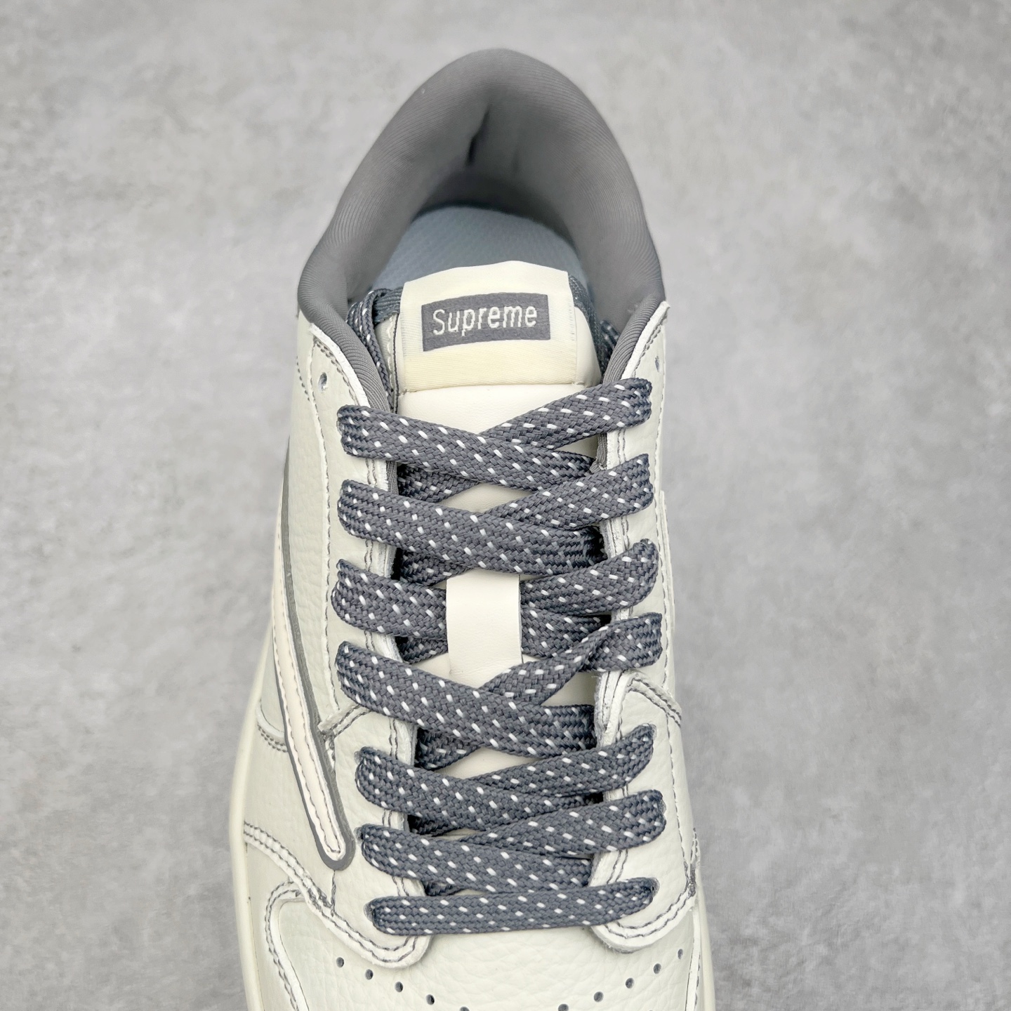 图片[5]-TS x Air Jordan AJ1 Low 倒钩低帮联名定制配色 CH6336-011 原厂内置气垫魔块 A模大底 头层小牛皮 鞋舌AJ原厂专用牛津布+AJ专用反口珍珠布+原厂无杂质高弹内里海棉+特殊封边弹力鞋带 实拍调校N版已经零色差零失真 百分百还原实物色彩所见即所得 不存在货不对板色差等低级问题 选购参考实物拍摄 不混卖不参货 只用心做好货严格选品 承诺混一赔十 尺码：36 36.5 37.5 38 38.5 39 40 40.5 41 42 42.5 43 44 44.5 45-选品中心