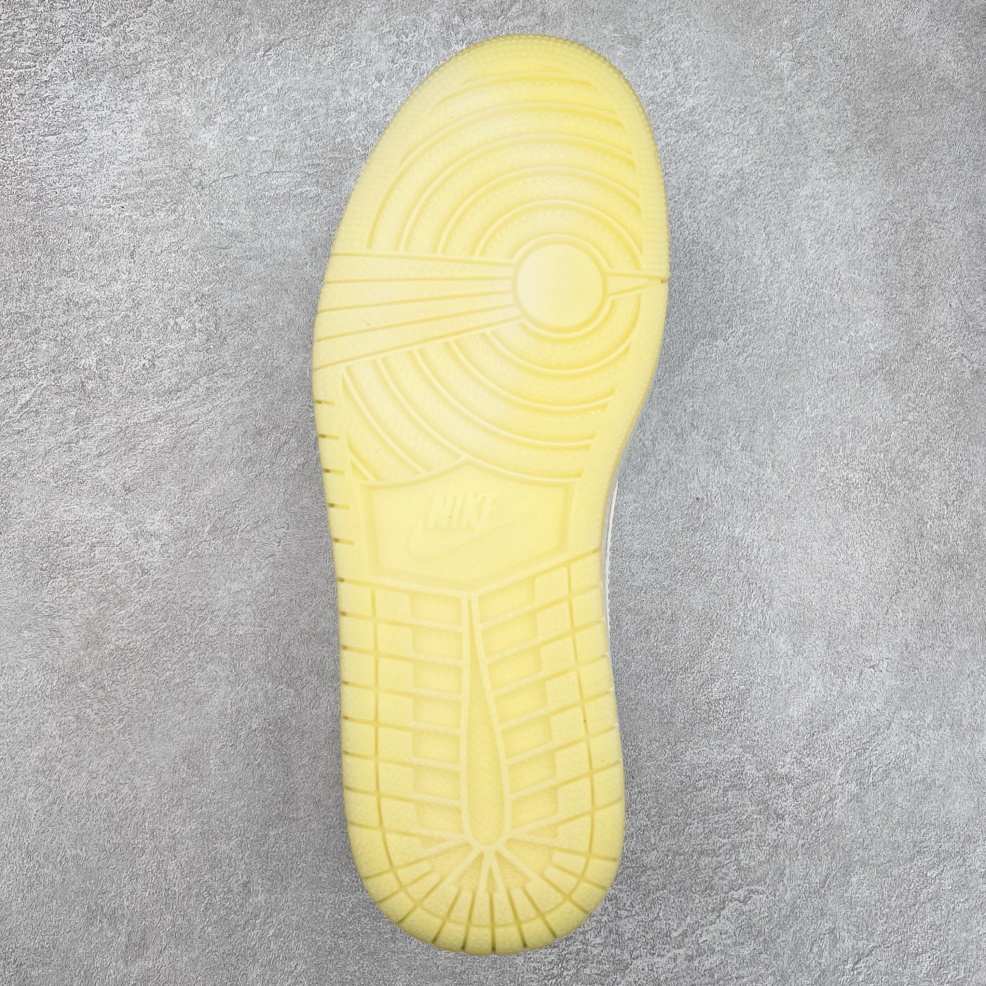 图片[9]-TS x Air Jordan AJ1 Low 倒钩低帮联名定制配色 CH6336-011 原厂内置气垫魔块 A模大底 头层小牛皮 鞋舌AJ原厂专用牛津布+AJ专用反口珍珠布+原厂无杂质高弹内里海棉+特殊封边弹力鞋带 实拍调校N版已经零色差零失真 百分百还原实物色彩所见即所得 不存在货不对板色差等低级问题 选购参考实物拍摄 不混卖不参货 只用心做好货严格选品 承诺混一赔十 尺码：36 36.5 37.5 38 38.5 39 40 40.5 41 42 42.5 43 44 44.5 45-选品中心