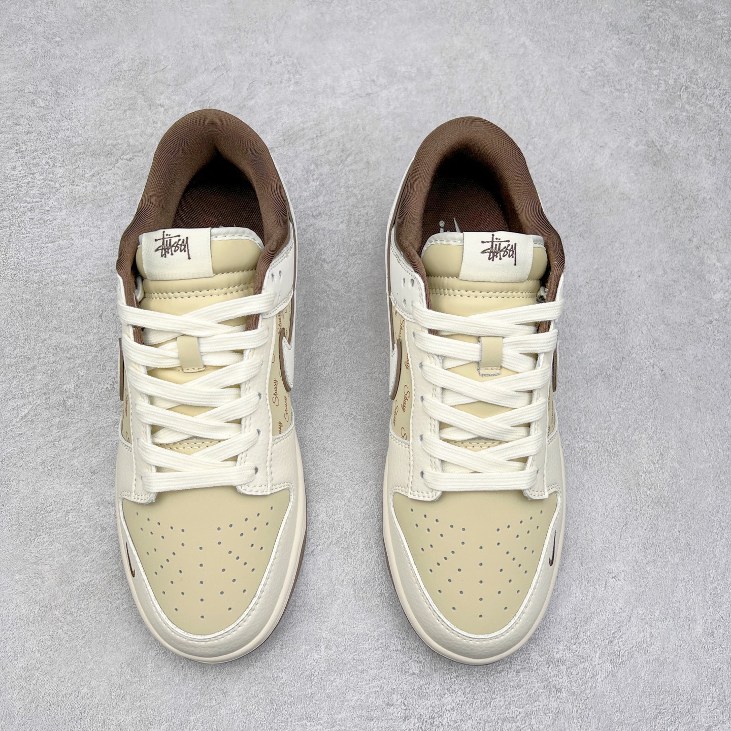 图片[2]-NK Dunk Low 定制配色 SJ1089-001 大厂出品 极力推荐 原装头层材料 独家版型蒸餾加工帶來的是更好的视觉和脚感体验大厂纯原品质出货 清洁度 电绣工艺 皮料切割干净无任何毛边 细节完美 实拍调校N版已经零色差零失真 百分百还原实物色彩所见即所得 不存在货不对板色差等低级问题 选购参考实物拍摄 不混卖不参货 只用心做好货严格选品 承诺混一赔十 尺码：36 36.5 37.5 38 38.5 39 40 40.5 41 42 42.5 43 44 44.5 45-选品中心