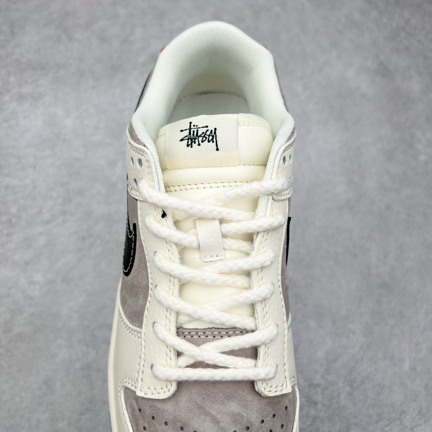 图片[5]-NK Dunk Low 定制配色 XS6089-505 大厂出品 极力推荐 原装头层材料 独家版型蒸餾加工帶來的是更好的视觉和脚感体验大厂纯原品质出货 清洁度 电绣工艺 皮料切割干净无任何毛边 细节完美 实拍调校N版已经零色差零失真 百分百还原实物色彩所见即所得 不存在货不对板色差等低级问题 选购参考实物拍摄 不混卖不参货 只用心做好货严格选品 承诺混一赔十 尺码：36 36.5 37.5 38 38.5 39 40 40.5 41 42 42.5 43 44 44.5 45-选品中心
