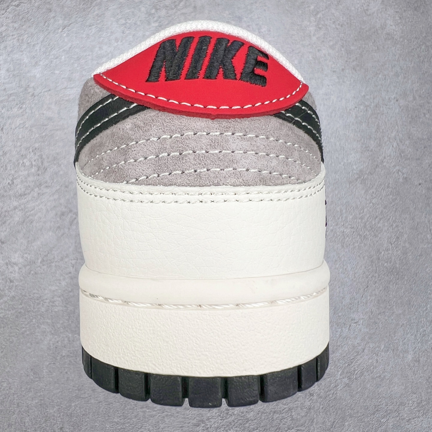 图片[8]-NK Dunk Low 定制配色 XS6089-505 大厂出品 极力推荐 原装头层材料 独家版型蒸餾加工帶來的是更好的视觉和脚感体验大厂纯原品质出货 清洁度 电绣工艺 皮料切割干净无任何毛边 细节完美 实拍调校N版已经零色差零失真 百分百还原实物色彩所见即所得 不存在货不对板色差等低级问题 选购参考实物拍摄 不混卖不参货 只用心做好货严格选品 承诺混一赔十 尺码：36 36.5 37.5 38 38.5 39 40 40.5 41 42 42.5 43 44 44.5 45-选品中心