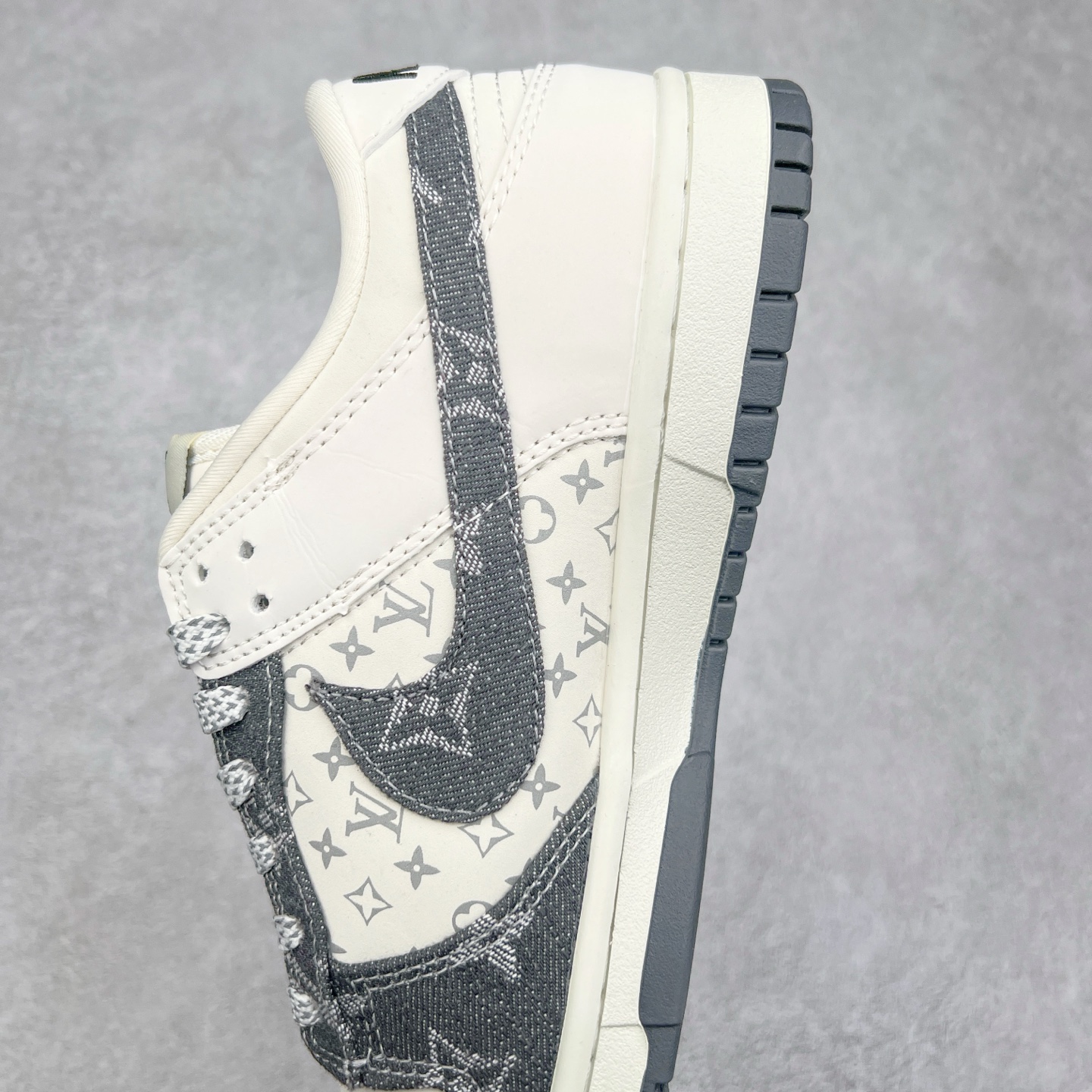 图片[7]-NK Dunk Low 定制配色 CH8311-236 大厂出品 极力推荐 原装头层材料 独家版型蒸餾加工帶來的是更好的视觉和脚感体验大厂纯原品质出货 清洁度 电绣工艺 皮料切割干净无任何毛边 细节完美 实拍调校N版已经零色差零失真 百分百还原实物色彩所见即所得 不存在货不对板色差等低级问题 选购参考实物拍摄 不混卖不参货 只用心做好货严格选品 承诺混一赔十 尺码：36 36.5 37.5 38 38.5 39 40 40.5 41 42 42.5 43 44 44.5 45-选品中心