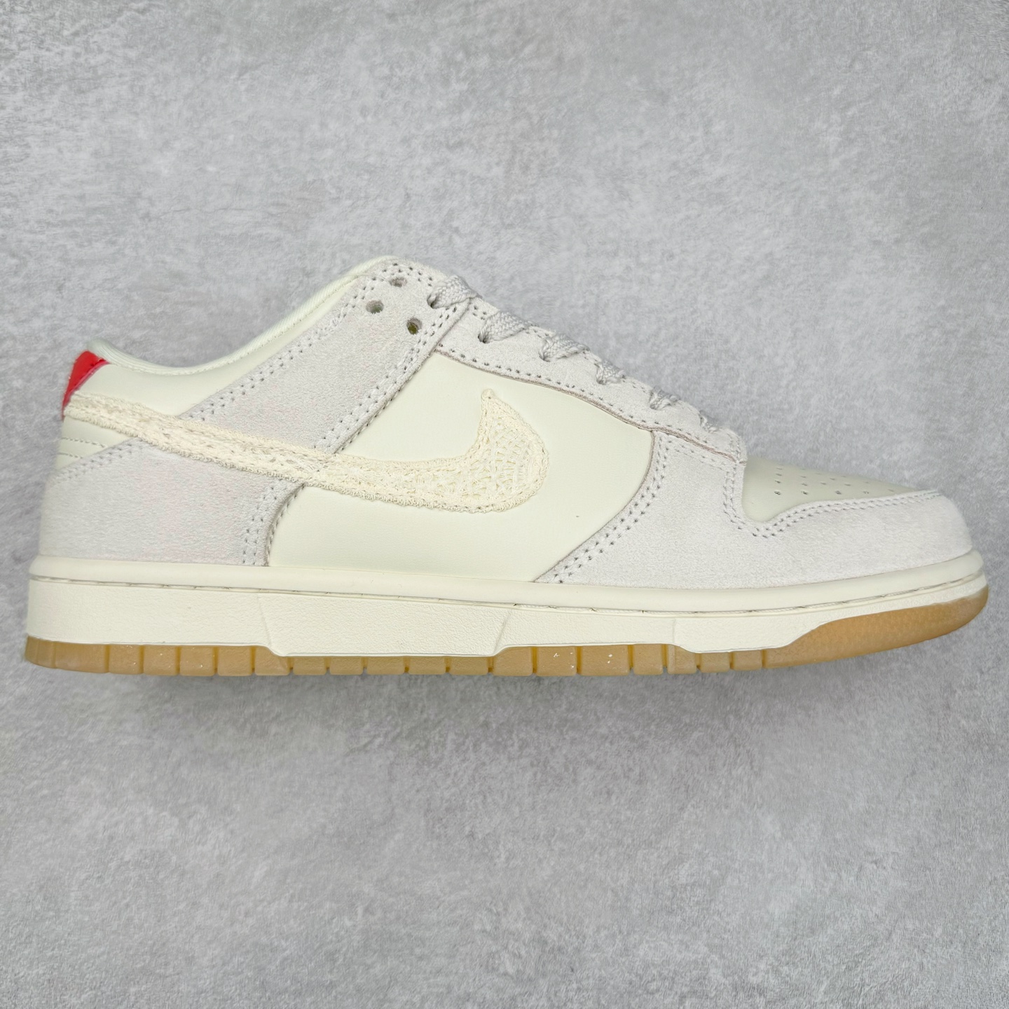 NK Dunk Low HV5231-133 全新支线性价比拉满 迎合行情定价 正确头层皮料 细节均购入原鞋校对开发 全套原纸板楦头加持 细节品控鞋型稳定 独家私模官方最新原厂磨具打造大底 鞋头坡度极致还原 原盒原配 玻璃冲刀 超高清洁度 全鞋零毛边皮料切割 正确中底布背胶中底布拉帮走线 尺码：36 36.5 37.5 38 38.5 39 40 40.5 41 42 42.5 43 44 44.5 45 46-选品中心