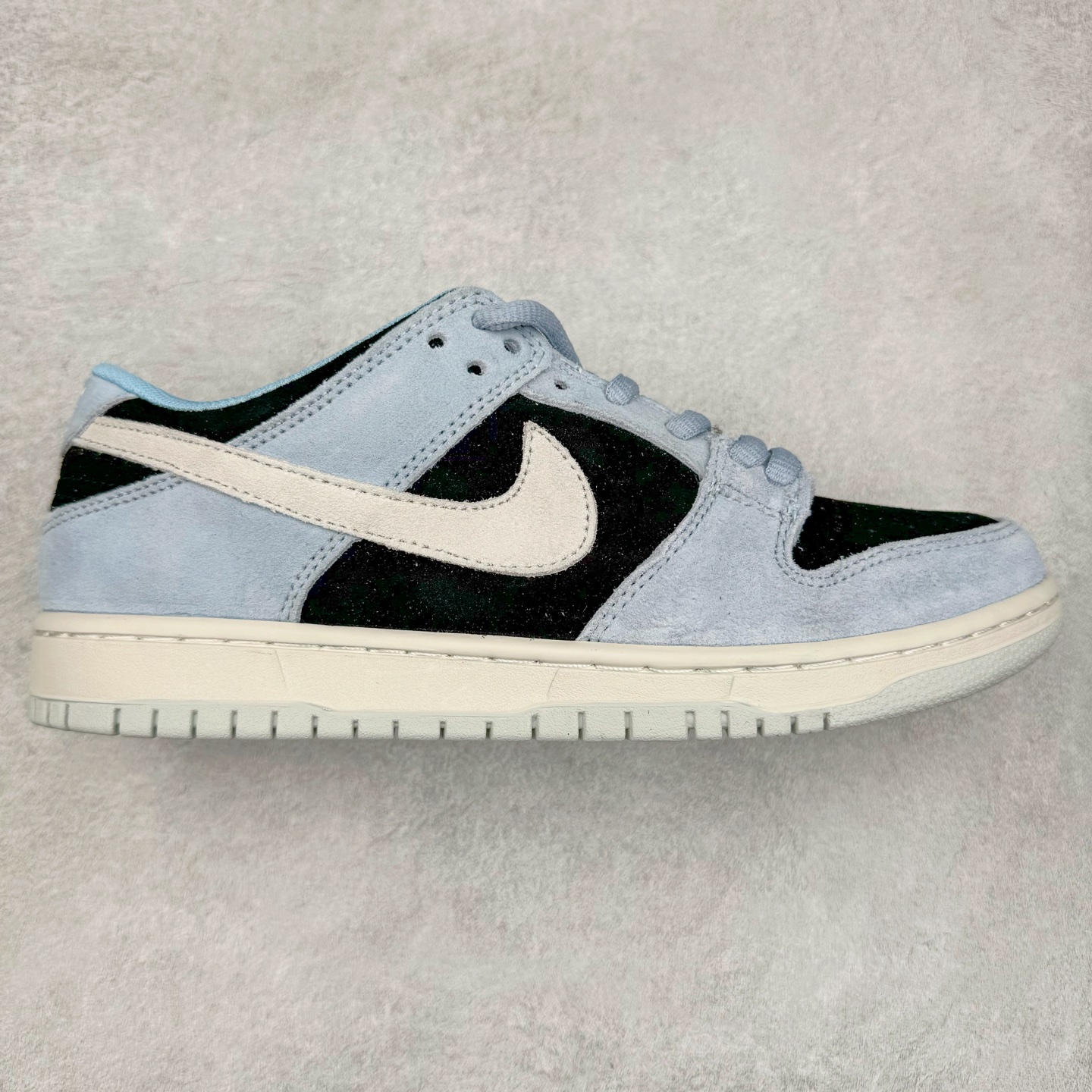 NK Dunk Low HF3063-400 全新支线性价比拉满 迎合行情定价 正确头层皮料 细节均购入原鞋校对开发 全套原纸板楦头加持 细节品控鞋型稳定 独家私模官方最新原厂磨具打造大底 鞋头坡度极致还原 原盒原配 玻璃冲刀 超高清洁度 全鞋零毛边皮料切割 正确中底布背胶中底布拉帮走线 尺码：36 36.5 37.5 38 38.5 39 40 40.5 41 42 42.5 43 44 44.5 45 46-选品中心