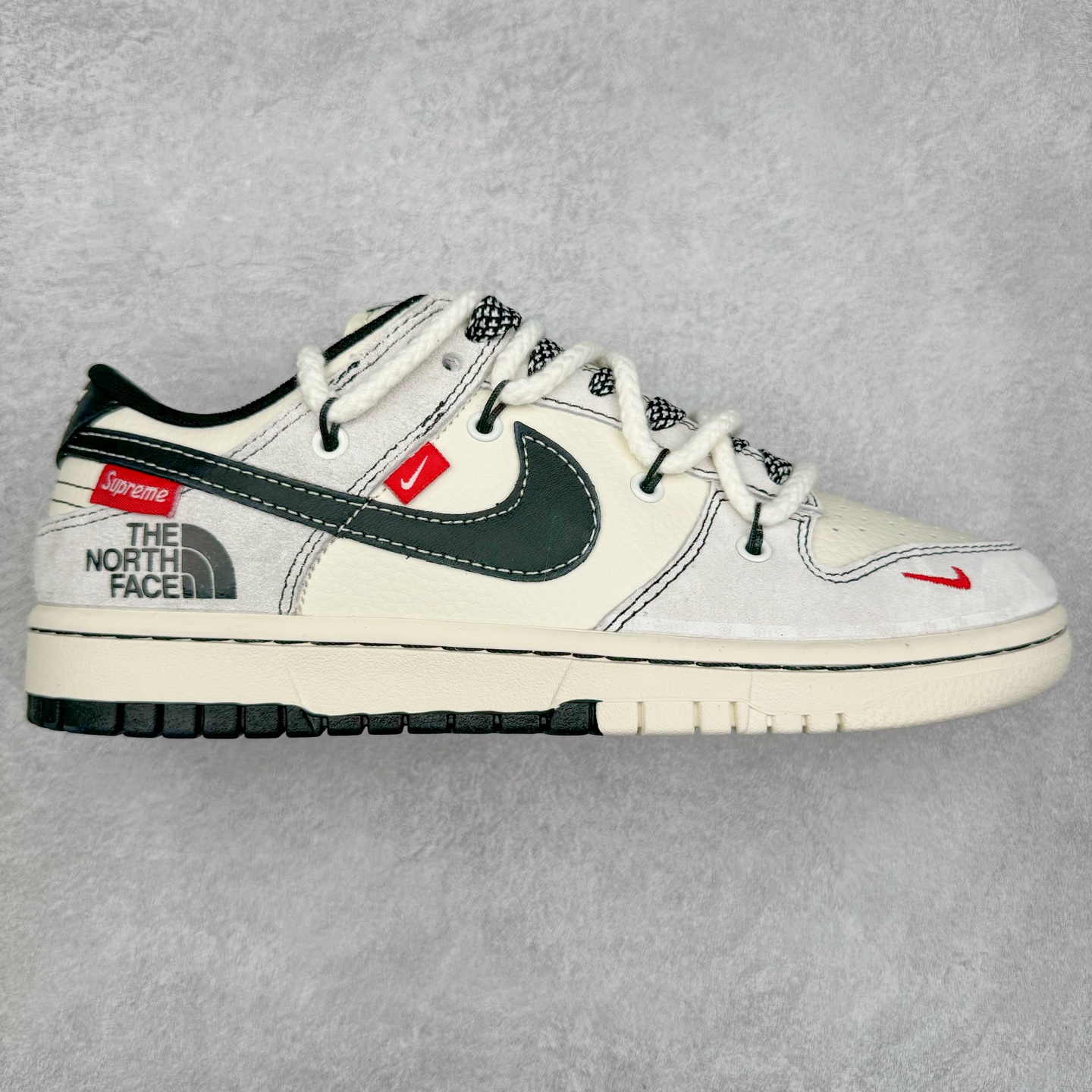 NK Dunk Low 定制配色 YX5066-231 大厂出品 极力推荐 原装头层材料 独家版型蒸餾加工帶來的是更好的视觉和脚感体验大厂纯原品质出货 清洁度 电绣工艺 皮料切割干净无任何毛边 细节完美 实拍调校N版已经零色差零失真 百分百还原实物色彩所见即所得 不存在货不对板色差等低级问题 选购参考实物拍摄 不混卖不参货 只用心做好货严格选品 承诺混一赔十 尺码：36 36.5 37.5 38 38.5 39 40 40.5 41 42 42.5 43 44 44.5 45-选品中心