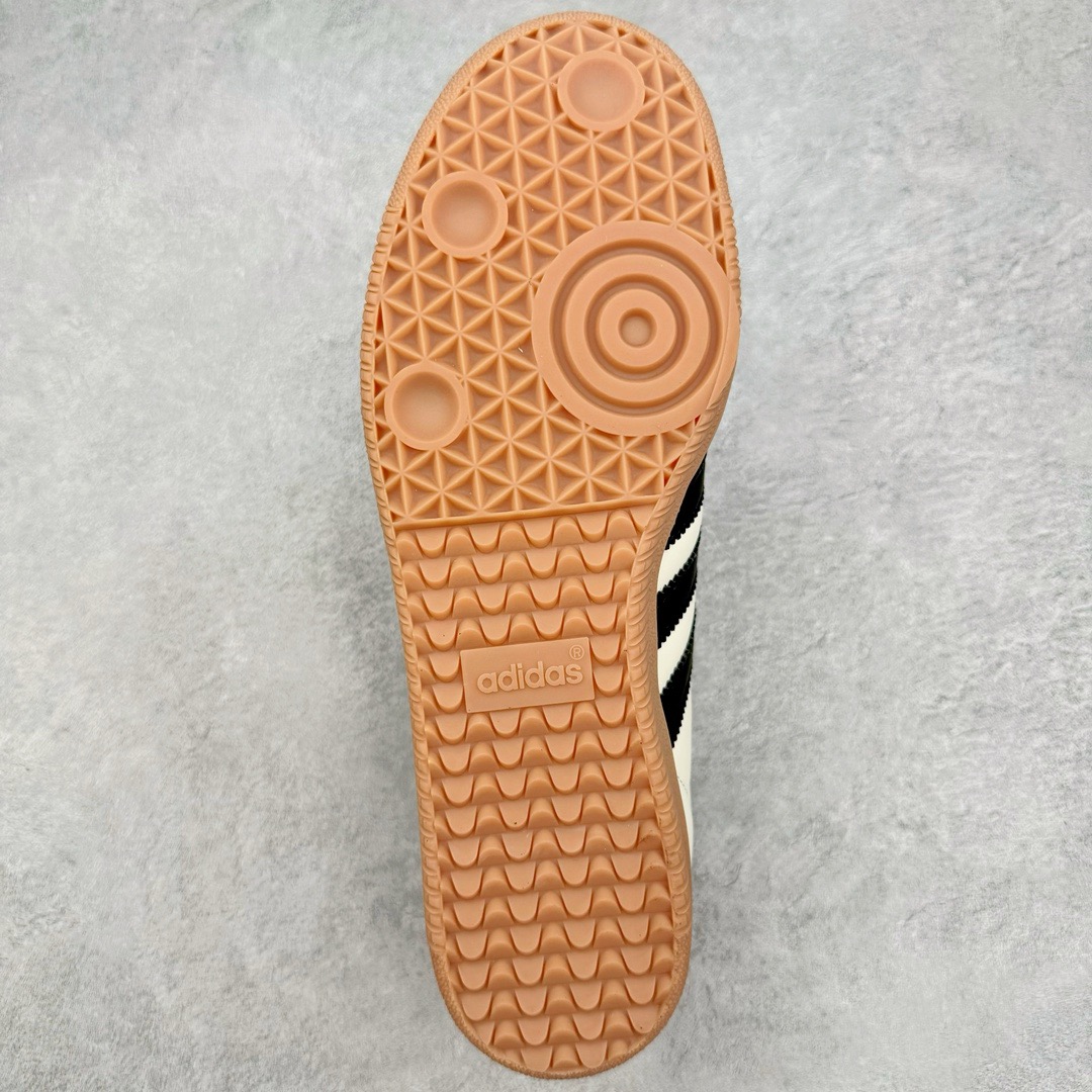 图片[9]-＃纯原福利 AD Original Samba OG 复古经典轻便板鞋 ID0478 正确烫金高频细节 原装纳米超迁皮料 独家私模橡胶大底 原盒原配 正确黑色中底布 这款桑巴鞋展示了高质量的工艺 带有装饰的超锁缝制和无缝的手感 柔软、柔软的皮革造型和标志性的3条纹完成了精致的外观 正规合身鞋带 鞋面上有绒面鞋垫 橡胶鞋底 享受正畸套筒软感 自50年代首次亮相以来就一直在赢得粉丝的青睐 尺码：35.5 36 36.5 37.5 38 38.5 39 40 40.5 41 42 42.5 43 44 44.5 45-选品中心