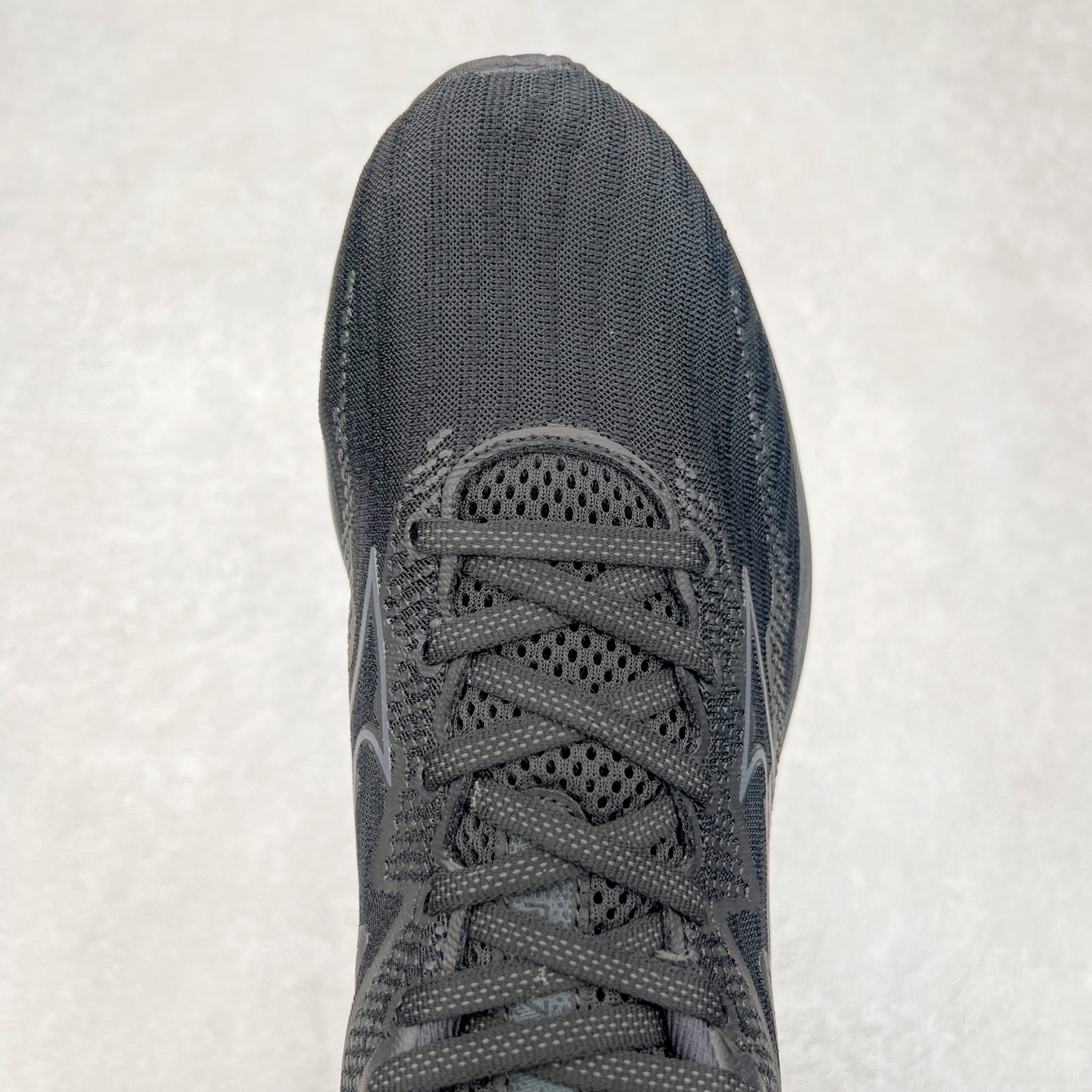 图片[4]-Mizuno Wave Rider 27 美津浓复古厚底织物合成革防滑耐磨透气低帮休闲跑步鞋 美津浓（Mizuno）是日本美津浓株式会社于1906年创立的运动品牌，经过一个多世纪的不断努力现已成为世界著名的运动器具、服装和鞋类生产商。美津浓力求服务于各类运动项目，并竭力使运动生活更加愉快和振奋。产品种类齐全，覆盖几乎全部主要运动项目，达到30万多个品类。尺码：36 36.5 37.5 38 38.5 39 40 40.5 41 42 42.5 43 44 44.5 45-选品中心