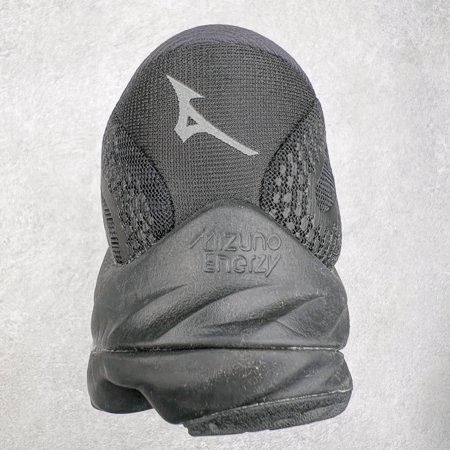 图片[8]-Mizuno Wave Rider 27 美津浓复古厚底织物合成革防滑耐磨透气低帮休闲跑步鞋 美津浓（Mizuno）是日本美津浓株式会社于1906年创立的运动品牌，经过一个多世纪的不断努力现已成为世界著名的运动器具、服装和鞋类生产商。美津浓力求服务于各类运动项目，并竭力使运动生活更加愉快和振奋。产品种类齐全，覆盖几乎全部主要运动项目，达到30万多个品类。尺码：36 36.5 37.5 38 38.5 39 40 40.5 41 42 42.5 43 44 44.5 45-选品中心