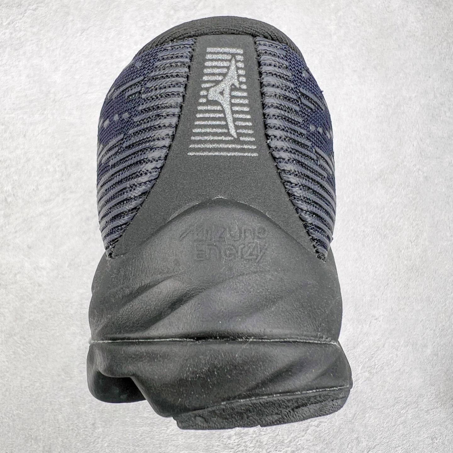 图片[8]-Mizuno Wave Rider 27 美津浓复古厚底织物合成革防滑耐磨透气低帮休闲跑步鞋 美津浓（Mizuno）是日本美津浓株式会社于1906年创立的运动品牌，经过一个多世纪的不断努力现已成为世界著名的运动器具、服装和鞋类生产商。美津浓力求服务于各类运动项目，并竭力使运动生活更加愉快和振奋。产品种类齐全，覆盖几乎全部主要运动项目，达到30万多个品类。尺码：36 36.5 37.5 38 38.5 39 40 40.5 41 42 42.5 43 44 44.5 45-选品中心