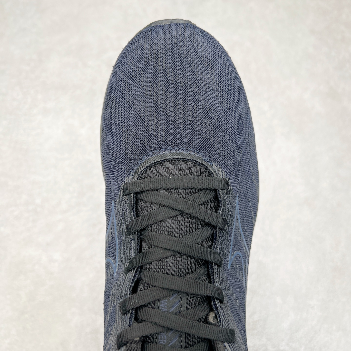 图片[4]-Mizuno Wave Rider 27 美津浓复古厚底织物合成革防滑耐磨透气低帮休闲跑步鞋 美津浓（Mizuno）是日本美津浓株式会社于1906年创立的运动品牌，经过一个多世纪的不断努力现已成为世界著名的运动器具、服装和鞋类生产商。美津浓力求服务于各类运动项目，并竭力使运动生活更加愉快和振奋。产品种类齐全，覆盖几乎全部主要运动项目，达到30万多个品类。尺码：36 36.5 37.5 38 38.5 39 40 40.5 41 42 42.5 43 44 44.5 45-选品中心