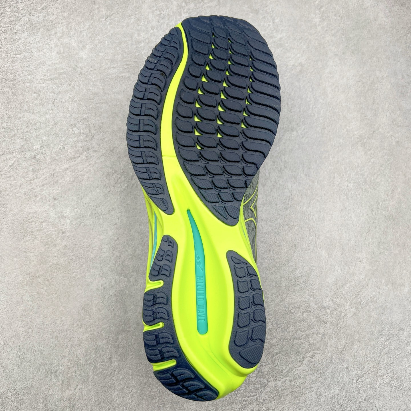 图片[9]-Mizuno Wave Rider 27 美津浓复古厚底织物合成革防滑耐磨透气低帮休闲跑步鞋 美津浓（Mizuno）是日本美津浓株式会社于1906年创立的运动品牌，经过一个多世纪的不断努力现已成为世界著名的运动器具、服装和鞋类生产商。美津浓力求服务于各类运动项目，并竭力使运动生活更加愉快和振奋。产品种类齐全，覆盖几乎全部主要运动项目，达到30万多个品类。尺码：36 36.5 37.5 38 38.5 39 40 40.5 41 42 42.5 43 44 44.5 45-选品中心