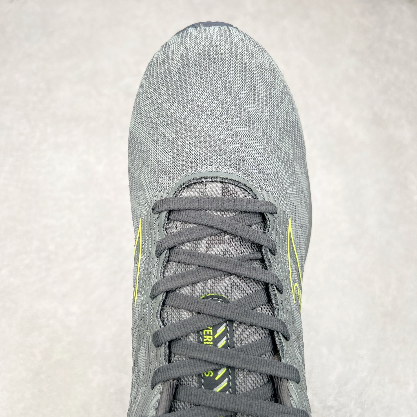 图片[4]-Mizuno Wave Rider 27 美津浓复古厚底织物合成革防滑耐磨透气低帮休闲跑步鞋 美津浓（Mizuno）是日本美津浓株式会社于1906年创立的运动品牌，经过一个多世纪的不断努力现已成为世界著名的运动器具、服装和鞋类生产商。美津浓力求服务于各类运动项目，并竭力使运动生活更加愉快和振奋。产品种类齐全，覆盖几乎全部主要运动项目，达到30万多个品类。尺码：36 36.5 37.5 38 38.5 39 40 40.5 41 42 42.5 43 44 44.5 45-选品中心