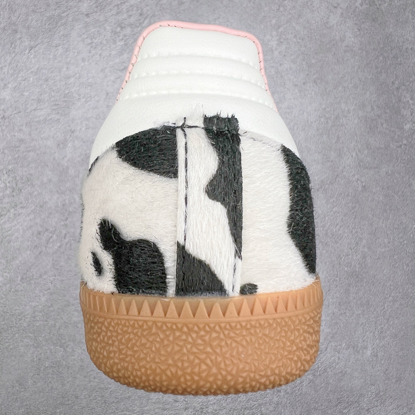 图片[8]-AD Original Samba OG 复古经典轻便板鞋 JR1256 这款桑巴鞋展示了高质量的工艺 带有装饰的超锁缝制和无缝的手感 柔软、柔软的皮革造型和标志性的3条纹完成了精致的外观 正规合身鞋带 鞋面上有绒面鞋垫 橡胶鞋底 享受正畸套筒软感 自50年代首次亮相以来就一直在赢得粉丝的青睐 尺码：36 36.5 37.5 38 38.5 39 40 40.5 41 42 42.5 43 44 44.5 45-选品中心