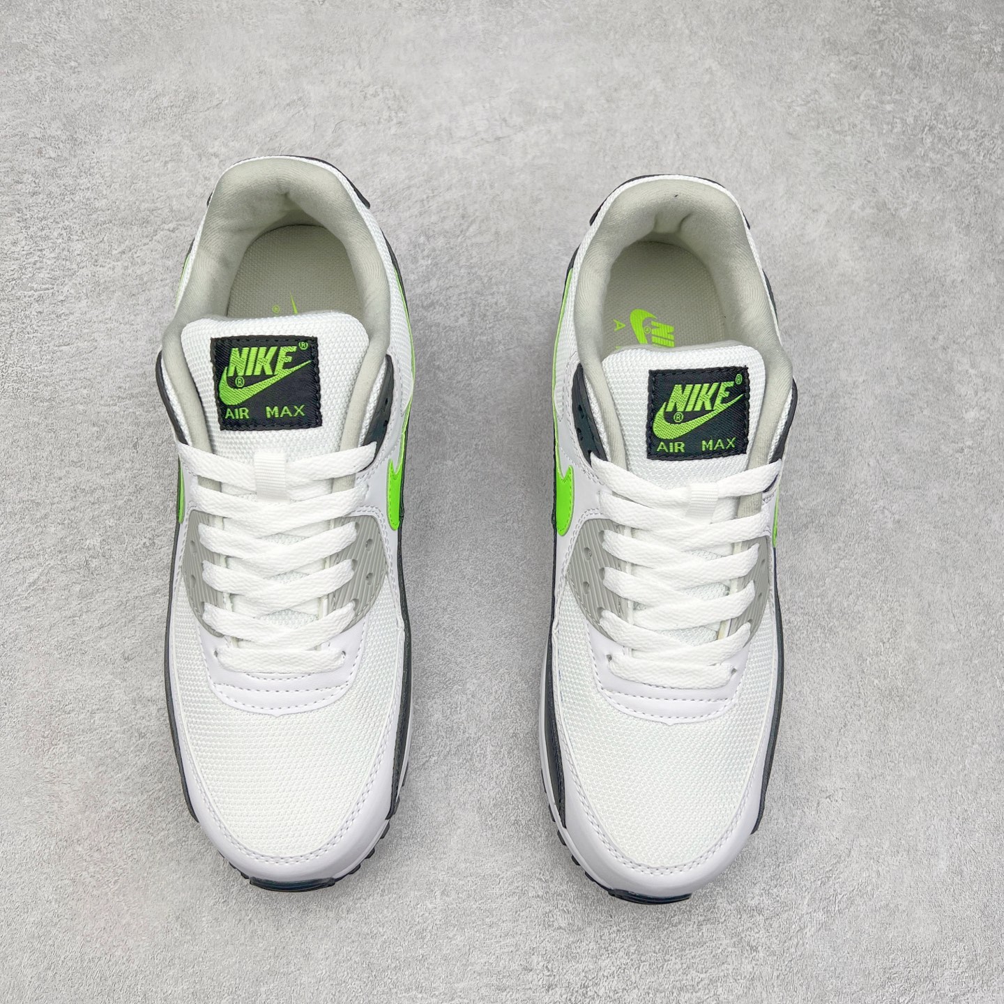 图片[2]-＃MX版 NK Air MAX 90 气垫复古减震跑步鞋 CZ1846-100 经典重温 独家陆续补货 外单专供大厂出品 品质稳定 一百余色 终端操作 Air Max 90于1990年推出 来自Air Max系列 在Air Max 1的基础上改进而得 增加了气垫面积 外型上也更为流线 最特別的就是加入了菱纹塑胶嵌板 为Air Max 90增添了许多潮流气息 皮革鞋面 造就出色耐穿性和支撑力 Max Air缓震配置搭配泡棉中底 令Air Max 90轻盈而舒适 华夫格橡胶外底 铸就Air Max 90非凡的抓地力 而Air Max 90不仅是一双跑鞋 它成功跨越了时间的演进 成为了球鞋文化与潮流圈中最熟为人知的鞋款之一 尺码：36 36.5 37.5 38 38.5 39 40 40.5 41 42 42.5 43 44 44.5 45-选品中心