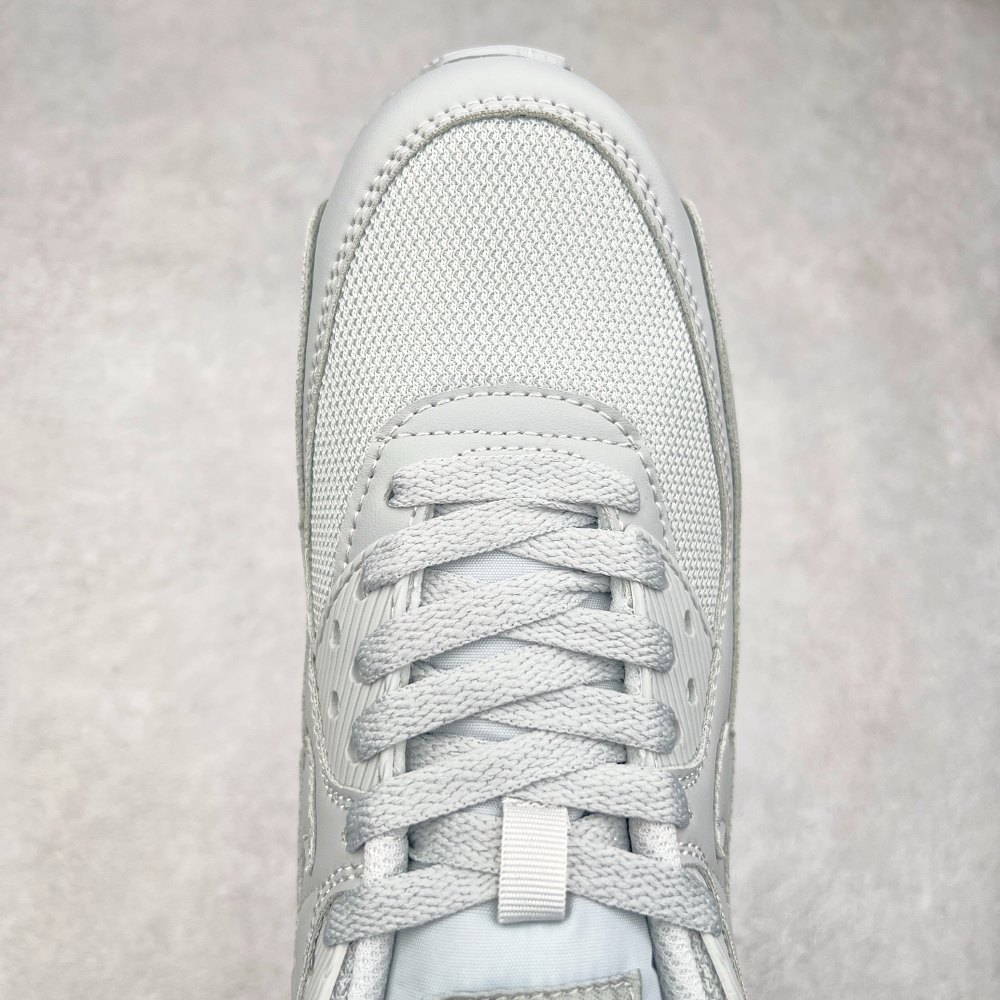 图片[4]-＃MX版 NK Air MAX 90 气垫复古减震跑步鞋 CN8490-001 经典重温 独家陆续补货 外单专供大厂出品 品质稳定 一百余色 终端操作 Air Max 90于1990年推出 来自Air Max系列 在Air Max 1的基础上改进而得 增加了气垫面积 外型上也更为流线 最特別的就是加入了菱纹塑胶嵌板 为Air Max 90增添了许多潮流气息 皮革鞋面 造就出色耐穿性和支撑力 Max Air缓震配置搭配泡棉中底 令Air Max 90轻盈而舒适 华夫格橡胶外底 铸就Air Max 90非凡的抓地力 而Air Max 90不仅是一双跑鞋 它成功跨越了时间的演进 成为了球鞋文化与潮流圈中最熟为人知的鞋款之一 尺码：36 36.5 37.5 38 38.5 39 40 40.5 41 42 42.5 43 44 44.5 45-选品中心