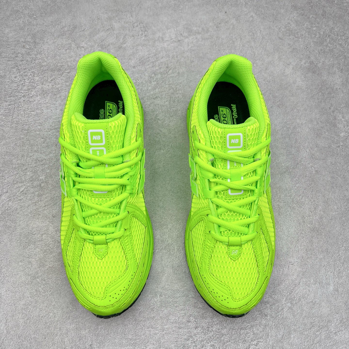 图片[2]-New Balance M1906R NB新百伦系列复古老爹风休闲运动慢跑鞋 日韩出口特供订单 全网最全配色 配套商长期套现长期补货 全新货品 正常出厂触屏不到的单价 超级跑量款 全套原楦原纸板原厂数据开发 进口三明治网面 原装进口翻毛皮料正确绒感卡色 正确中底拉帮中底网布细节 采用轻质牛剖革拼接透气网眼衬垫织物鞋面材质 T-Beam大底提供足步弓支撑 保持步态稳定 后跟搭载外露缓震胶 鞋身整体以各种深浅不一的灰色覆盖 鞋头以淡蓝色调装饰 网眼衬垫通过不规律的色块实现做旧的美感 泛黄的鞋底更是进一步增添了复古气息 尺码：36 37 37.5 38 38.5 39.5 40 40.5 41.5 42 42.5 43 44 45-选品中心