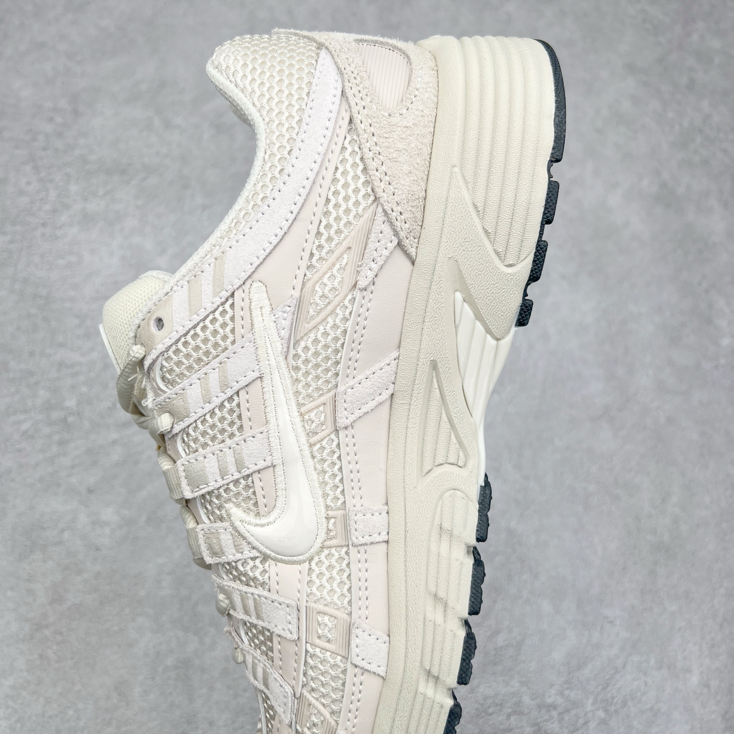 图片[7]-NK P-6000 系列低帮复古老爹风休闲运动舒适慢跑鞋 HF0015-100 购入原鞋原装纸板楦头开发 独家私模四层组合大底 市场唯一正确版本 良心定价 新配色陆续出货 进口三文治网面 融合 Pegasus 过往运动鞋设计 助力 21 世纪早期跑步运动跃升时尚新高度 采用透气网眼布、运动风格线条和耐穿覆面 兼具吸睛外观和舒适感受 中底泡绵以田径赛道为灵感 打造厚实设计 缔造出众缓震性能 尺码：36 36.5 37.5 38 38.5 39 40 40.5 41 42 42.5 43 44 44.5 45-选品中心