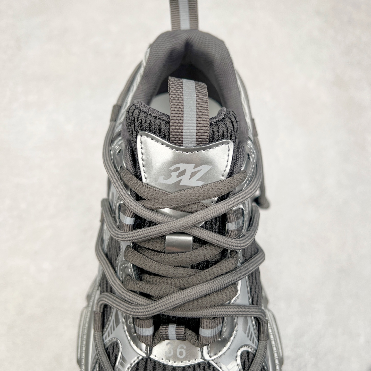 图片[5]-GG-CC Chunky Low白鹿同款独星球 2024新款GGCC低帮复古厚底增高老爹鞋 时髦look轻松定格 不费力展现率性氛围 原版正确大底 高档银盒 酷帅机能风不规则设计大底 8CM 增高厚底 大长腿既视感轻松拿捏 货号：G24X9833 尺码：35 36 37 38 39 40-选品中心