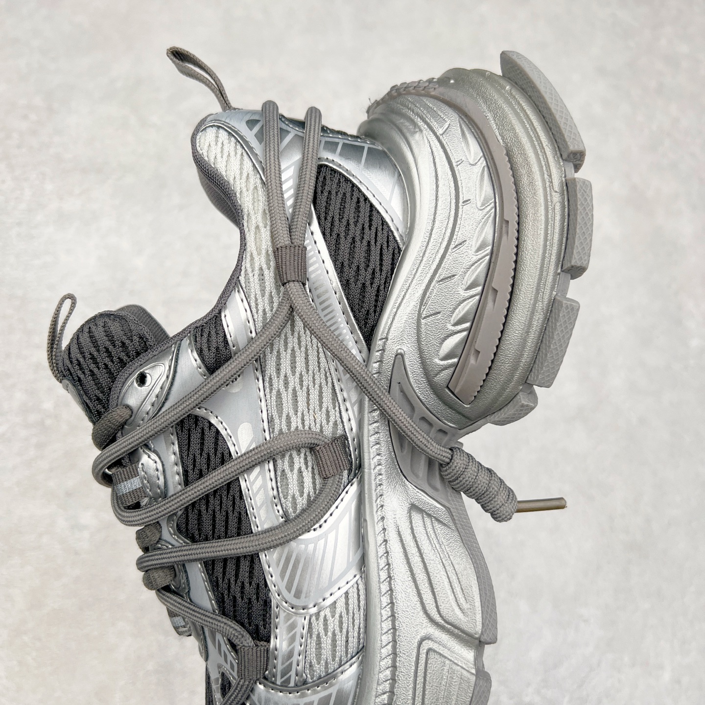 图片[7]-GG-CC Chunky Low白鹿同款独星球 2024新款GGCC低帮复古厚底增高老爹鞋 时髦look轻松定格 不费力展现率性氛围 原版正确大底 高档银盒 酷帅机能风不规则设计大底 8CM 增高厚底 大长腿既视感轻松拿捏 货号：G24X9833 尺码：35 36 37 38 39 40-选品中心