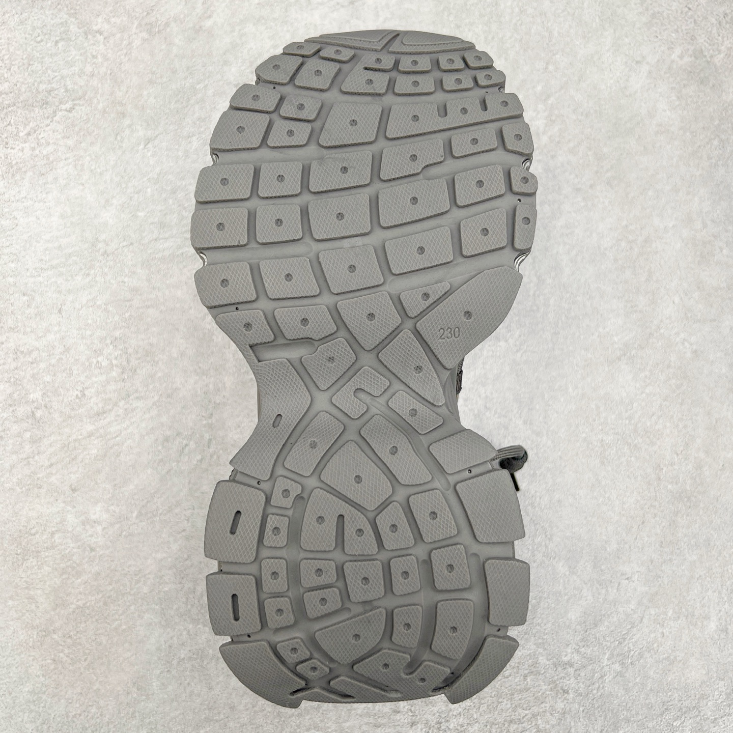 图片[9]-GG-CC Chunky Low白鹿同款独星球 2024新款GGCC低帮复古厚底增高老爹鞋 时髦look轻松定格 不费力展现率性氛围 原版正确大底 高档银盒 酷帅机能风不规则设计大底 8CM 增高厚底 大长腿既视感轻松拿捏 货号：G24X9833 尺码：35 36 37 38 39 40-选品中心