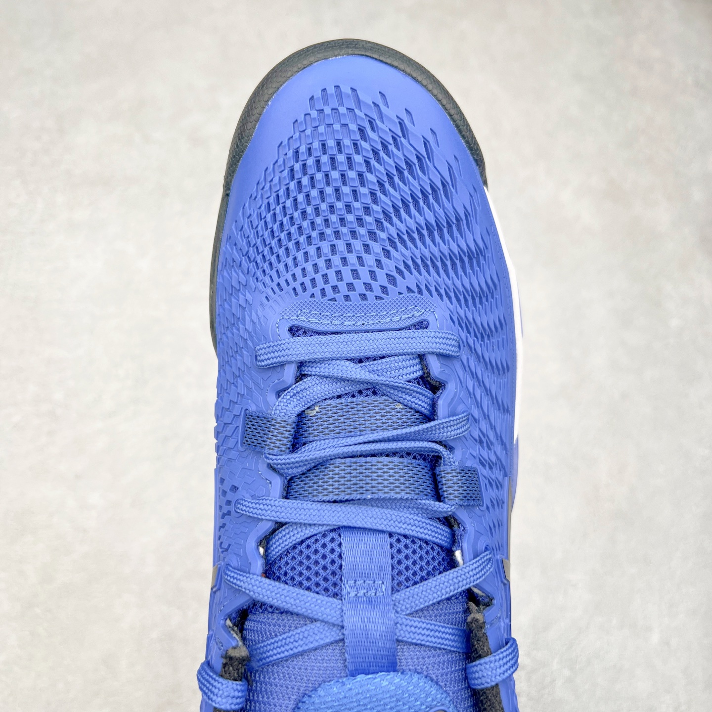 图片[4]-Asics Gel-Resolution 9 亚瑟士防滑耐磨透气 低帮网球鞋 Gel Resolution 9 是一款为快速进攻型球员设计的网球鞋，它有以下特点：鞋底没有刚性的鞋骨，让脚底感受到更多缓冲，舒适度极高。鞋内提供出色的支撑力和梦幻般的舒适感，让你在场上自信满满。鞋底采用 DynaWall 技术，增强了抓地力和反弹力，让你在移动中更灵活。尺码：36 36.5 37 38 38.5 39 40 40.5 41 42 42.5 43 44 45-选品中心