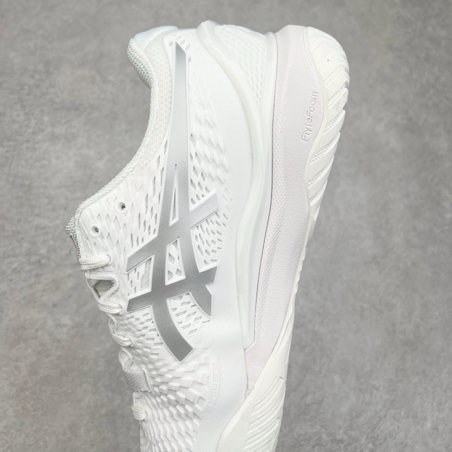 图片[7]-Asics Gel-Resolution 9 亚瑟士防滑耐磨透气 低帮网球鞋 Gel Resolution 9 是一款为快速进攻型球员设计的网球鞋，它有以下特点：鞋底没有刚性的鞋骨，让脚底感受到更多缓冲，舒适度极高。鞋内提供出色的支撑力和梦幻般的舒适感，让你在场上自信满满。鞋底采用 DynaWall 技术，增强了抓地力和反弹力，让你在移动中更灵活。尺码：36 36.5 37 38 38.5 39 40 40.5 41 42 42.5 43 44 45-选品中心