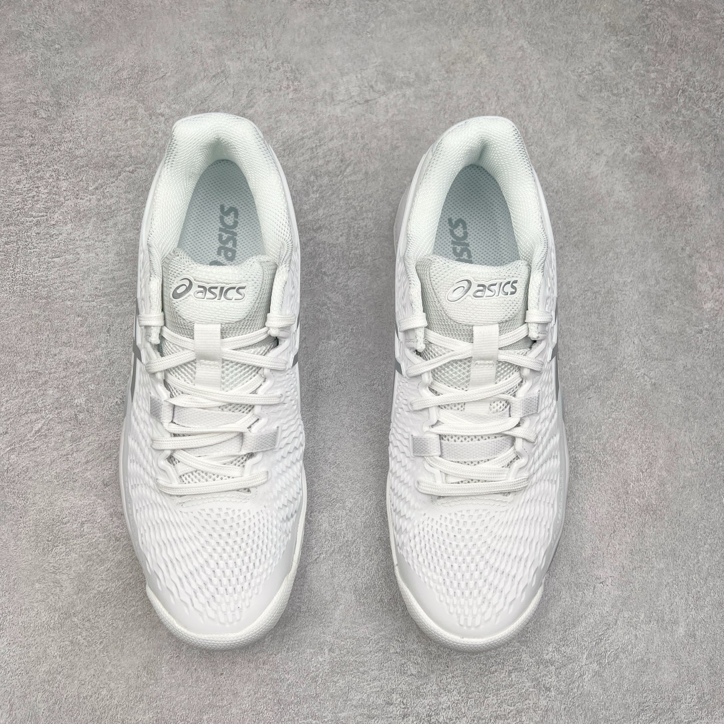 图片[2]-Asics Gel-Resolution 9 亚瑟士防滑耐磨透气 低帮网球鞋 Gel Resolution 9 是一款为快速进攻型球员设计的网球鞋，它有以下特点：鞋底没有刚性的鞋骨，让脚底感受到更多缓冲，舒适度极高。鞋内提供出色的支撑力和梦幻般的舒适感，让你在场上自信满满。鞋底采用 DynaWall 技术，增强了抓地力和反弹力，让你在移动中更灵活。尺码：36 36.5 37 38 38.5 39 40 40.5 41 42 42.5 43 44 45-选品中心