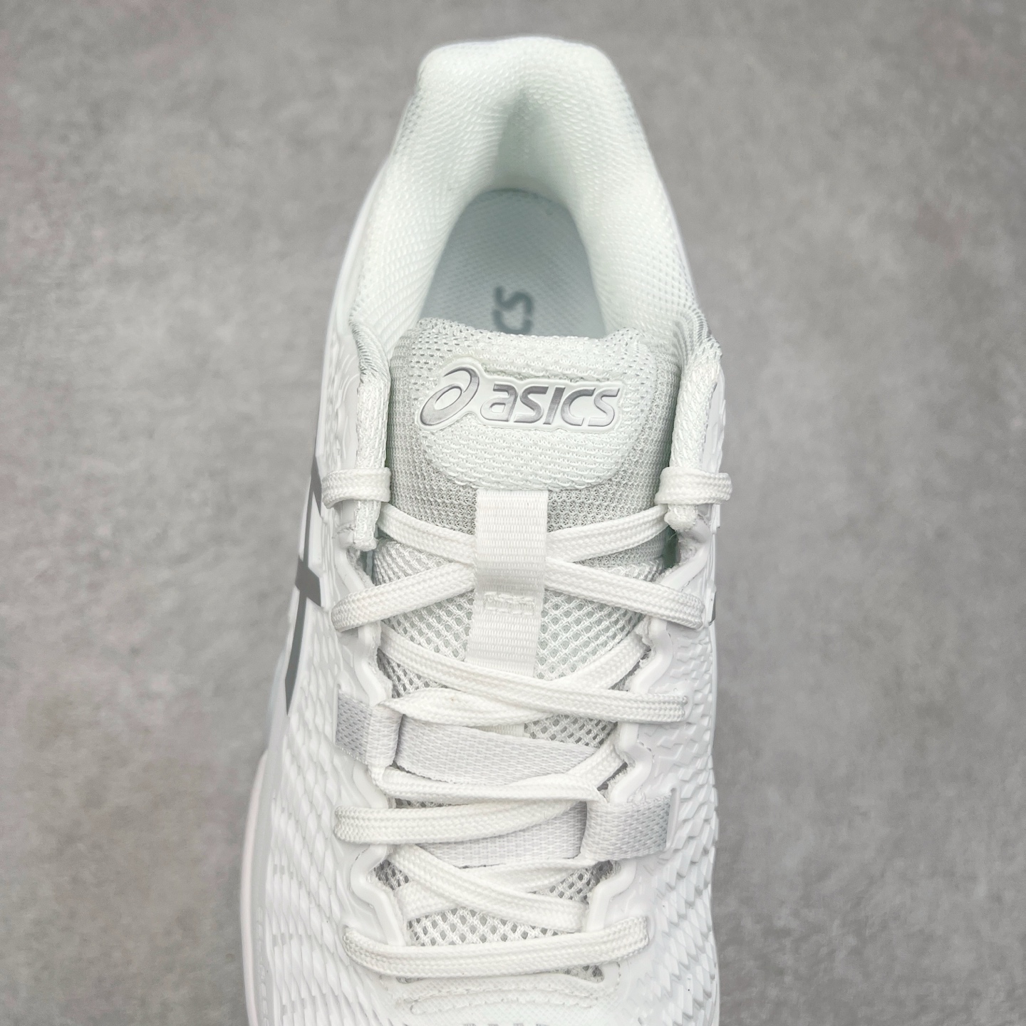 图片[5]-Asics Gel-Resolution 9 亚瑟士防滑耐磨透气 低帮网球鞋 Gel Resolution 9 是一款为快速进攻型球员设计的网球鞋，它有以下特点：鞋底没有刚性的鞋骨，让脚底感受到更多缓冲，舒适度极高。鞋内提供出色的支撑力和梦幻般的舒适感，让你在场上自信满满。鞋底采用 DynaWall 技术，增强了抓地力和反弹力，让你在移动中更灵活。尺码：36 36.5 37 38 38.5 39 40 40.5 41 42 42.5 43 44 45-选品中心
