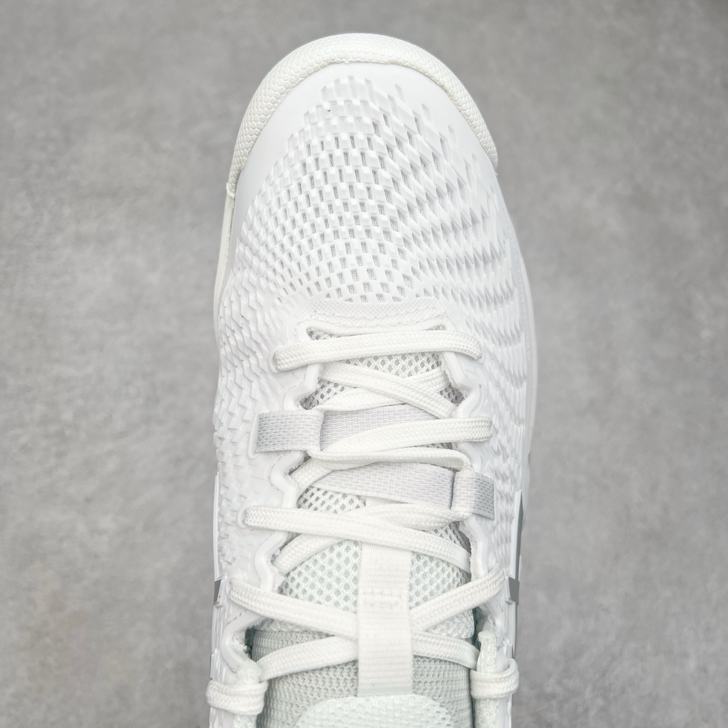 图片[4]-Asics Gel-Resolution 9 亚瑟士防滑耐磨透气 低帮网球鞋 Gel Resolution 9 是一款为快速进攻型球员设计的网球鞋，它有以下特点：鞋底没有刚性的鞋骨，让脚底感受到更多缓冲，舒适度极高。鞋内提供出色的支撑力和梦幻般的舒适感，让你在场上自信满满。鞋底采用 DynaWall 技术，增强了抓地力和反弹力，让你在移动中更灵活。尺码：36 36.5 37 38 38.5 39 40 40.5 41 42 42.5 43 44 45-选品中心