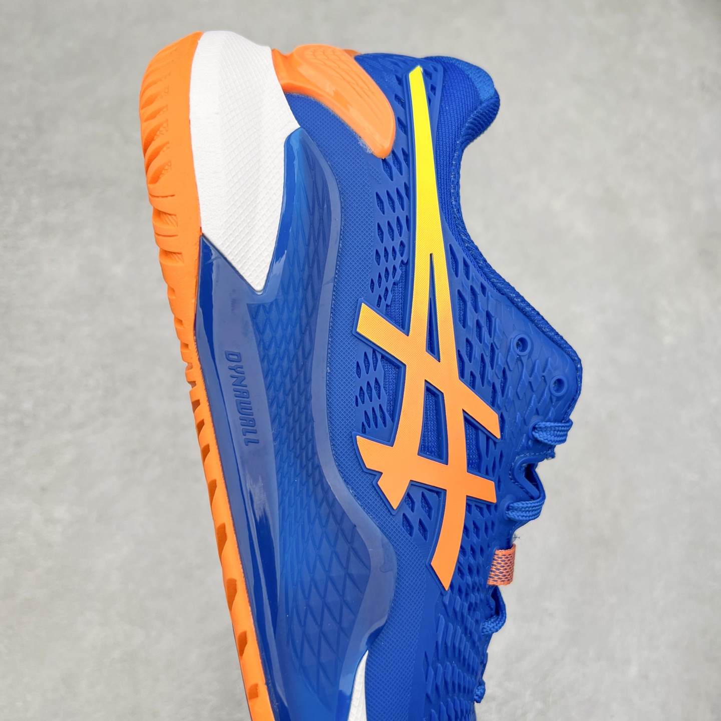图片[6]-Asics Gel-Resolution 9 亚瑟士防滑耐磨透气 低帮网球鞋 Gel Resolution 9 是一款为快速进攻型球员设计的网球鞋，它有以下特点：鞋底没有刚性的鞋骨，让脚底感受到更多缓冲，舒适度极高。鞋内提供出色的支撑力和梦幻般的舒适感，让你在场上自信满满。鞋底采用 DynaWall 技术，增强了抓地力和反弹力，让你在移动中更灵活。尺码：36 36.5 37 38 38.5 39 40 40.5 41 42 42.5 43 44 45-选品中心
