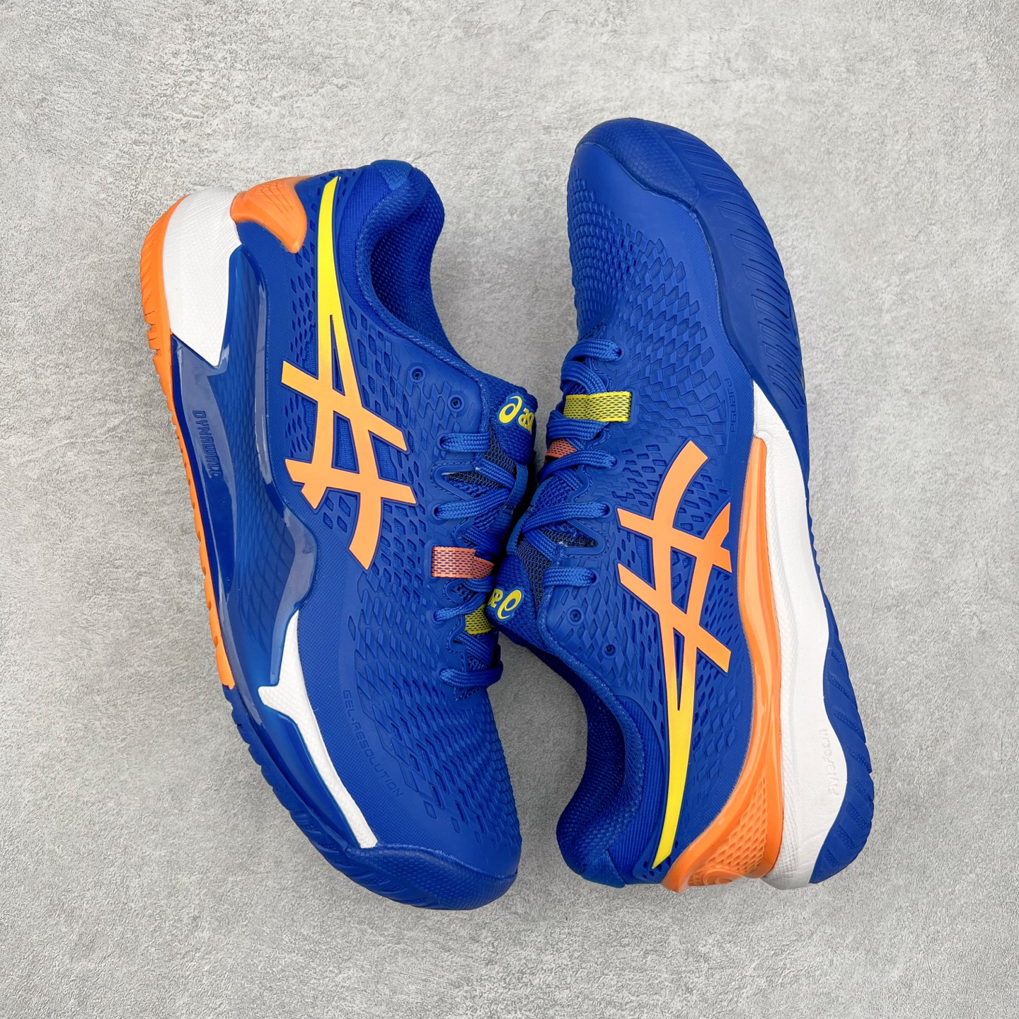 图片[3]-Asics Gel-Resolution 9 亚瑟士防滑耐磨透气 低帮网球鞋 Gel Resolution 9 是一款为快速进攻型球员设计的网球鞋，它有以下特点：鞋底没有刚性的鞋骨，让脚底感受到更多缓冲，舒适度极高。鞋内提供出色的支撑力和梦幻般的舒适感，让你在场上自信满满。鞋底采用 DynaWall 技术，增强了抓地力和反弹力，让你在移动中更灵活。尺码：36 36.5 37 38 38.5 39 40 40.5 41 42 42.5 43 44 45-选品中心