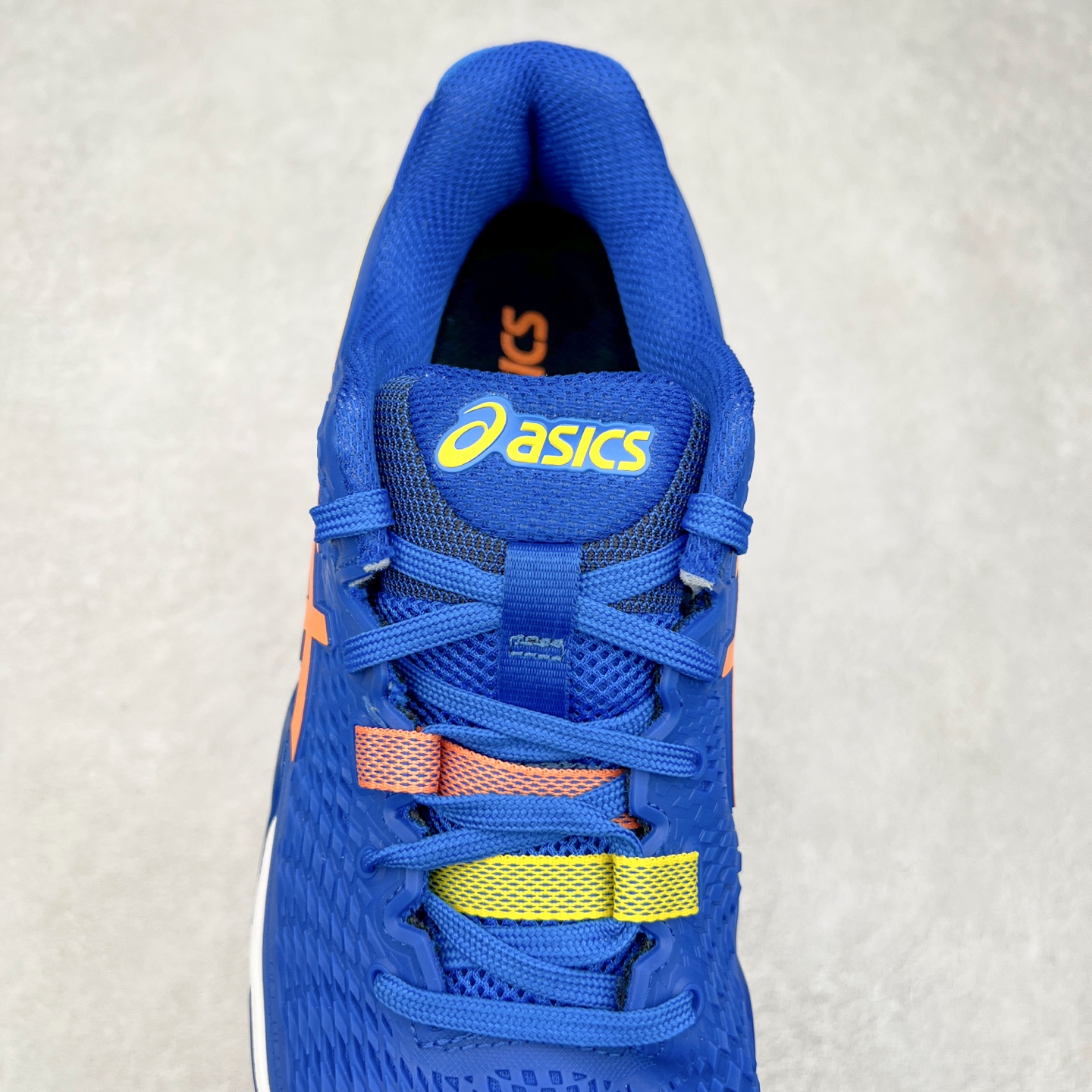 图片[5]-Asics Gel-Resolution 9 亚瑟士防滑耐磨透气 低帮网球鞋 Gel Resolution 9 是一款为快速进攻型球员设计的网球鞋，它有以下特点：鞋底没有刚性的鞋骨，让脚底感受到更多缓冲，舒适度极高。鞋内提供出色的支撑力和梦幻般的舒适感，让你在场上自信满满。鞋底采用 DynaWall 技术，增强了抓地力和反弹力，让你在移动中更灵活。尺码：36 36.5 37 38 38.5 39 40 40.5 41 42 42.5 43 44 45-选品中心