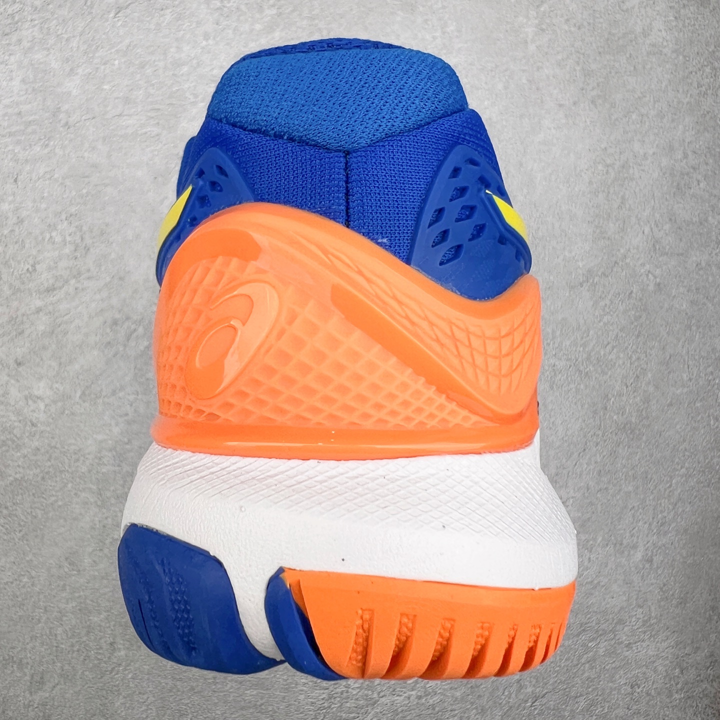 图片[8]-Asics Gel-Resolution 9 亚瑟士防滑耐磨透气 低帮网球鞋 Gel Resolution 9 是一款为快速进攻型球员设计的网球鞋，它有以下特点：鞋底没有刚性的鞋骨，让脚底感受到更多缓冲，舒适度极高。鞋内提供出色的支撑力和梦幻般的舒适感，让你在场上自信满满。鞋底采用 DynaWall 技术，增强了抓地力和反弹力，让你在移动中更灵活。尺码：36 36.5 37 38 38.5 39 40 40.5 41 42 42.5 43 44 45-选品中心