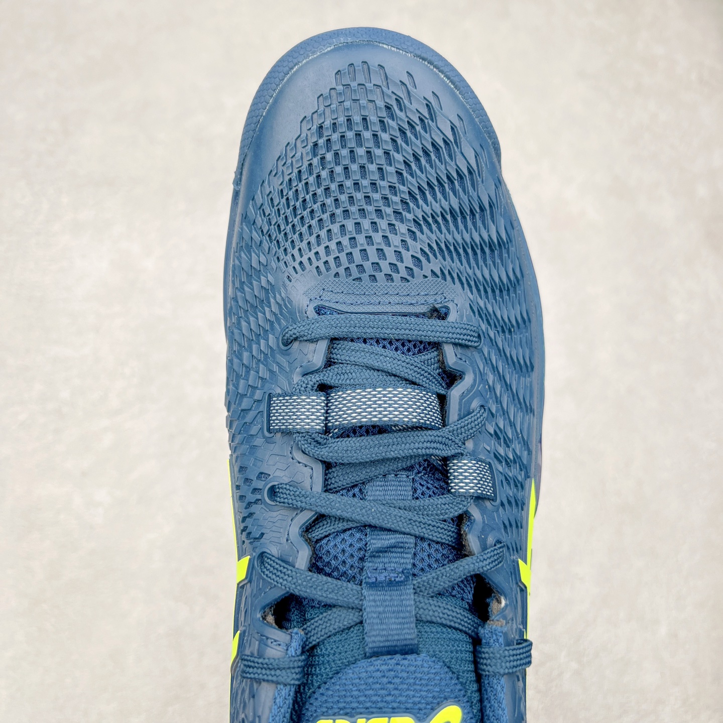 图片[4]-Asics Gel-Resolution 9 亚瑟士防滑耐磨透气 低帮网球鞋 Gel Resolution 9 是一款为快速进攻型球员设计的网球鞋，它有以下特点：鞋底没有刚性的鞋骨，让脚底感受到更多缓冲，舒适度极高。鞋内提供出色的支撑力和梦幻般的舒适感，让你在场上自信满满。鞋底采用 DynaWall 技术，增强了抓地力和反弹力，让你在移动中更灵活。尺码：36 36.5 37 38 38.5 39 40 40.5 41 42 42.5 43 44 45-选品中心