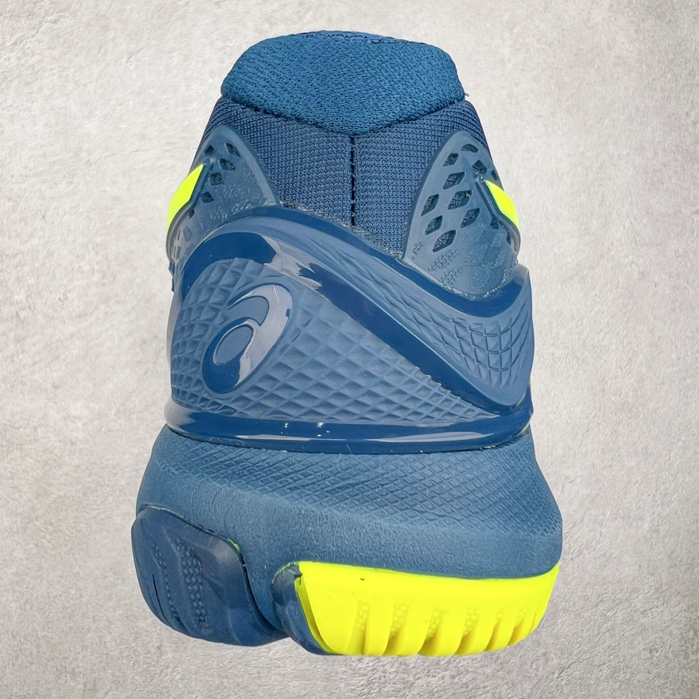 图片[8]-Asics Gel-Resolution 9 亚瑟士防滑耐磨透气 低帮网球鞋 Gel Resolution 9 是一款为快速进攻型球员设计的网球鞋，它有以下特点：鞋底没有刚性的鞋骨，让脚底感受到更多缓冲，舒适度极高。鞋内提供出色的支撑力和梦幻般的舒适感，让你在场上自信满满。鞋底采用 DynaWall 技术，增强了抓地力和反弹力，让你在移动中更灵活。尺码：36 36.5 37 38 38.5 39 40 40.5 41 42 42.5 43 44 45-选品中心