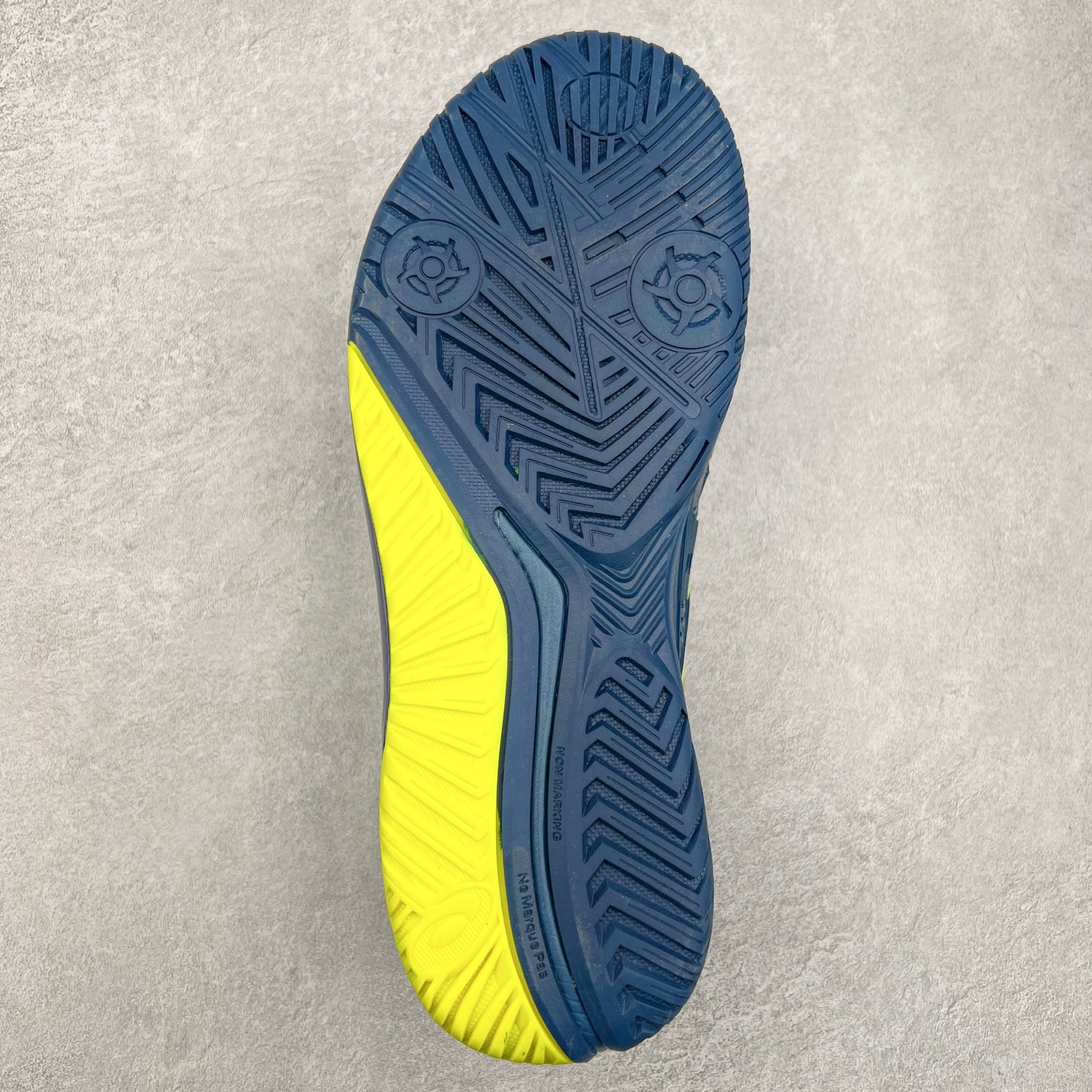 图片[9]-Asics Gel-Resolution 9 亚瑟士防滑耐磨透气 低帮网球鞋 Gel Resolution 9 是一款为快速进攻型球员设计的网球鞋，它有以下特点：鞋底没有刚性的鞋骨，让脚底感受到更多缓冲，舒适度极高。鞋内提供出色的支撑力和梦幻般的舒适感，让你在场上自信满满。鞋底采用 DynaWall 技术，增强了抓地力和反弹力，让你在移动中更灵活。尺码：36 36.5 37 38 38.5 39 40 40.5 41 42 42.5 43 44 45-选品中心