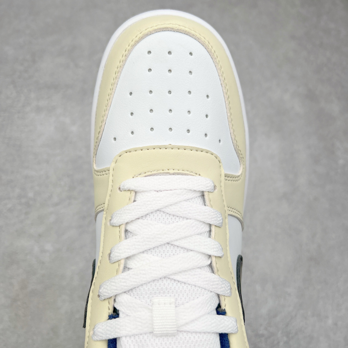 图片[4]-NK Court Borough Low CB2 小空军低帮百搭透气休闲运动板鞋 HF0742-161 口碑实力大厂出品 出货即市场巅峰 全套原纸板楦头开发 原汁原味 完美呈现版型 原数据独家私模大底 超高清洁度 极限压缩成本 超级跑量款式 经典耐用的设计 兼顾舒适脚感和出众风范 演绎匠心之作 结构性的支撑贴合感结合复古篮球设计 塑就场外全明星风范 尺码：35.5 36 36.5 37.5 38 38.5 39 40 40.5 41 42 42.5 43 44 44.5 45 46 47.5-选品中心