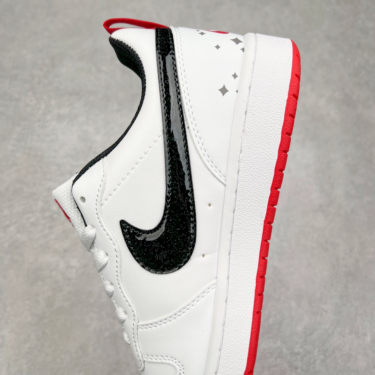 图片[7]-NK Court Borough Low CB2 小空军低帮百搭透气休闲运动板鞋 HF0742-161 口碑实力大厂出品 出货即市场巅峰 全套原纸板楦头开发 原汁原味 完美呈现版型 原数据独家私模大底 超高清洁度 极限压缩成本 超级跑量款式 经典耐用的设计 兼顾舒适脚感和出众风范 演绎匠心之作 结构性的支撑贴合感结合复古篮球设计 塑就场外全明星风范 尺码：35.5 36 36.5 37.5 38 38.5 39 40 40.5 41 42 42.5 43 44 44.5 45 46 47.5-选品中心